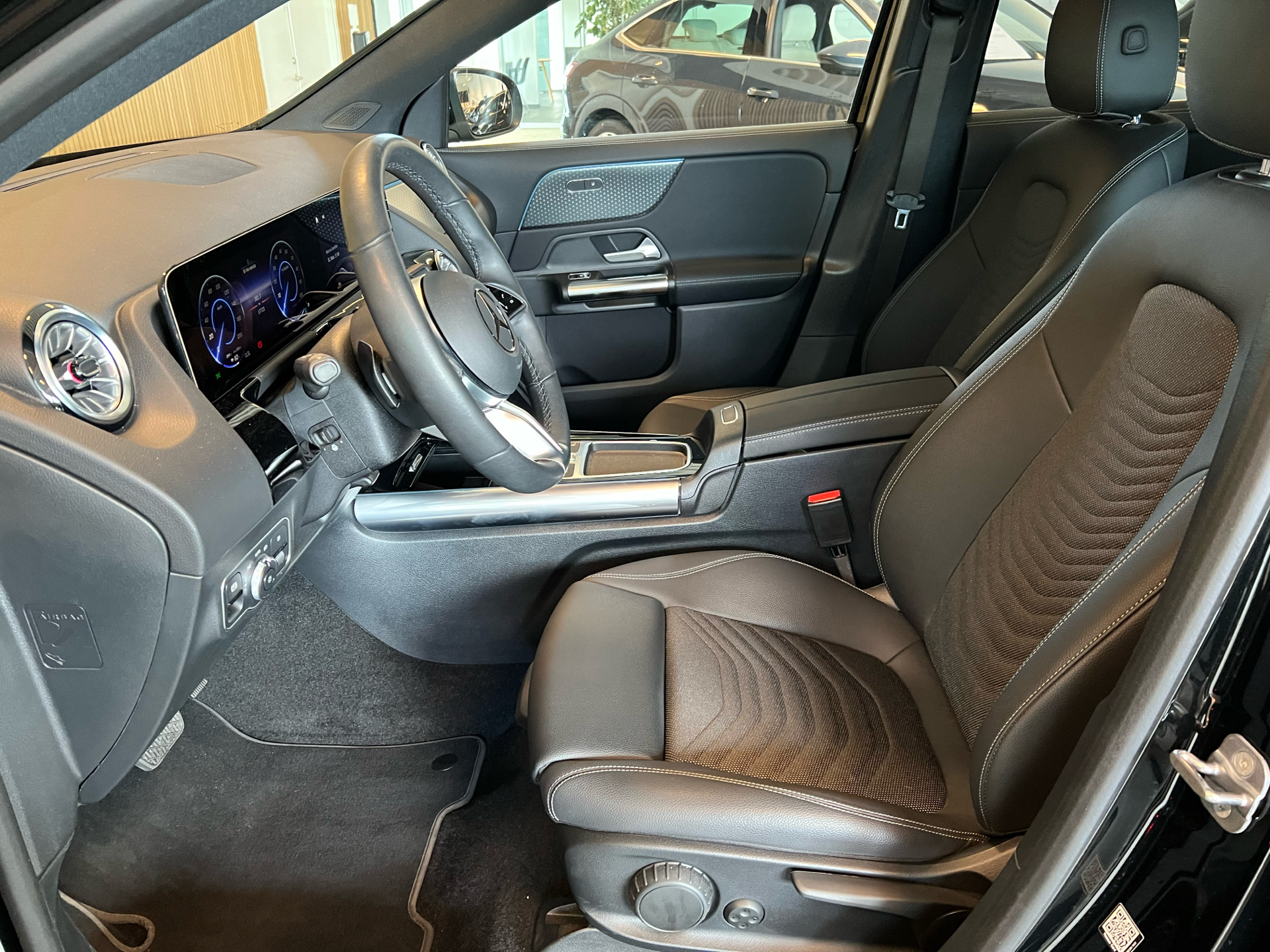 Billede af Mercedes-Benz EQA 300 EL Progressive 4Matic 228HK 5d Aut.