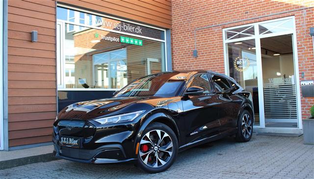 Billede af Ford Mustang Mach-E EL UR Premium AWD 351HK 5d Aut.