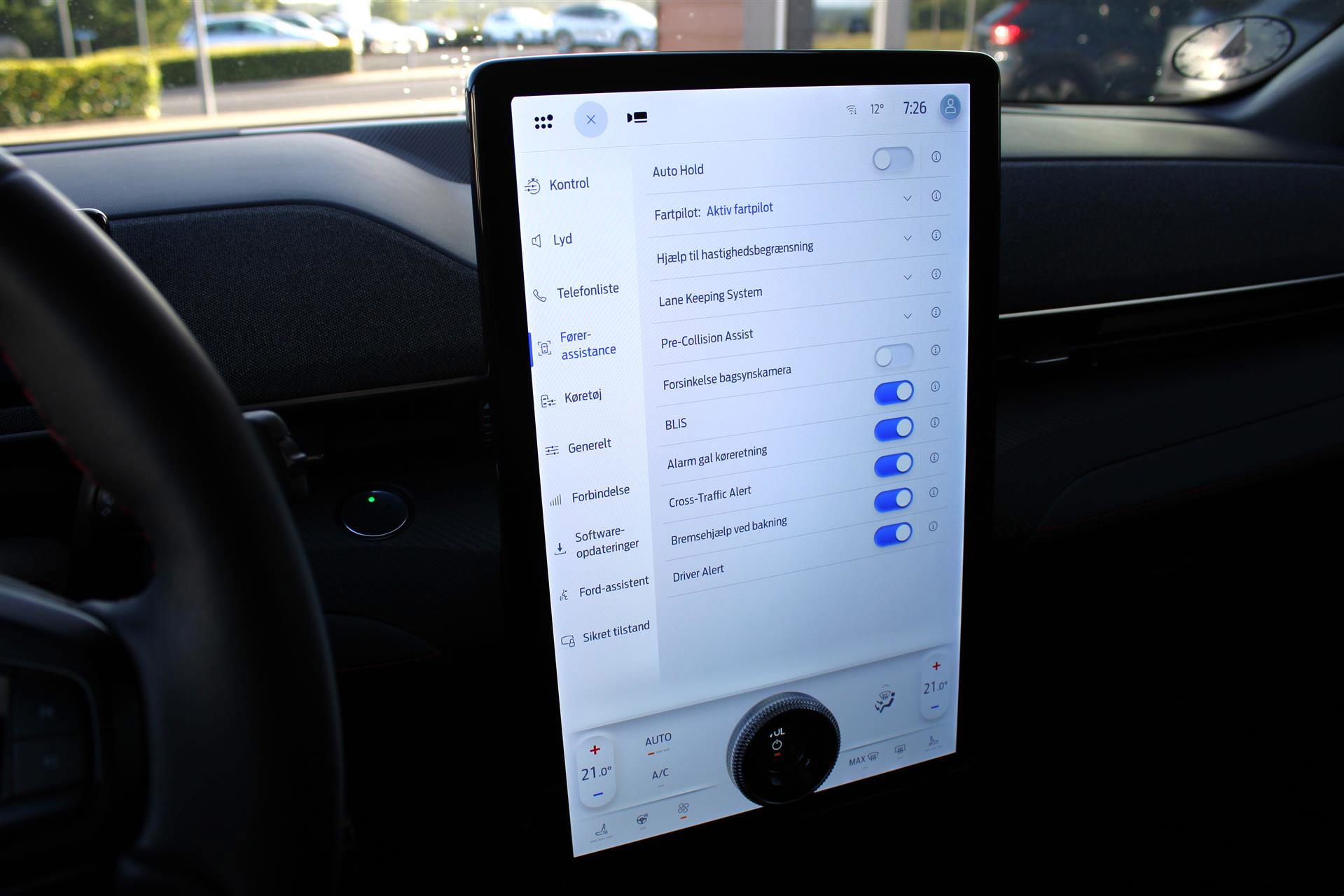 Billede af Ford Mustang Mach-E EL UR Premium AWD 351HK 5d Aut.