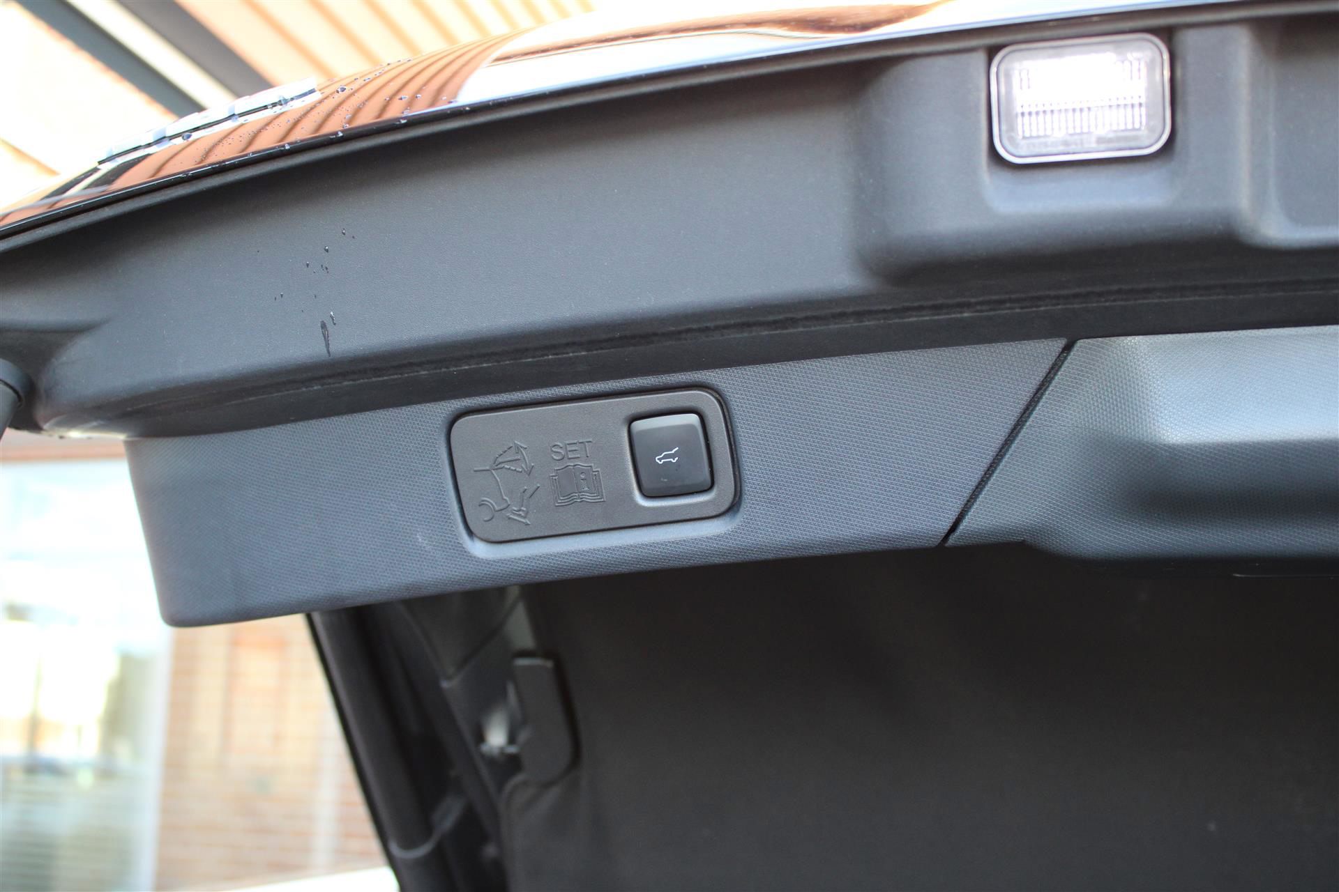 Billede af Ford Mustang Mach-E EL UR Premium AWD 351HK 5d Aut.