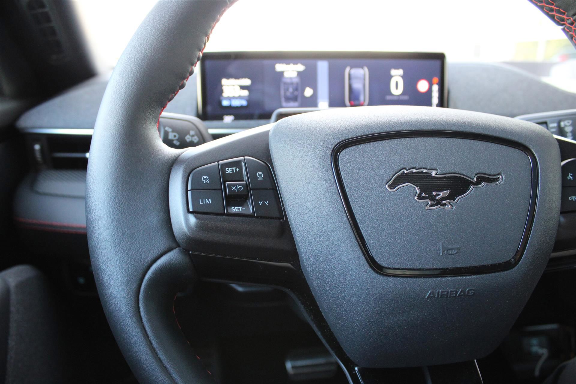 Billede af Ford Mustang Mach-E EL SR Premium AWD 269HK 5d Aut.