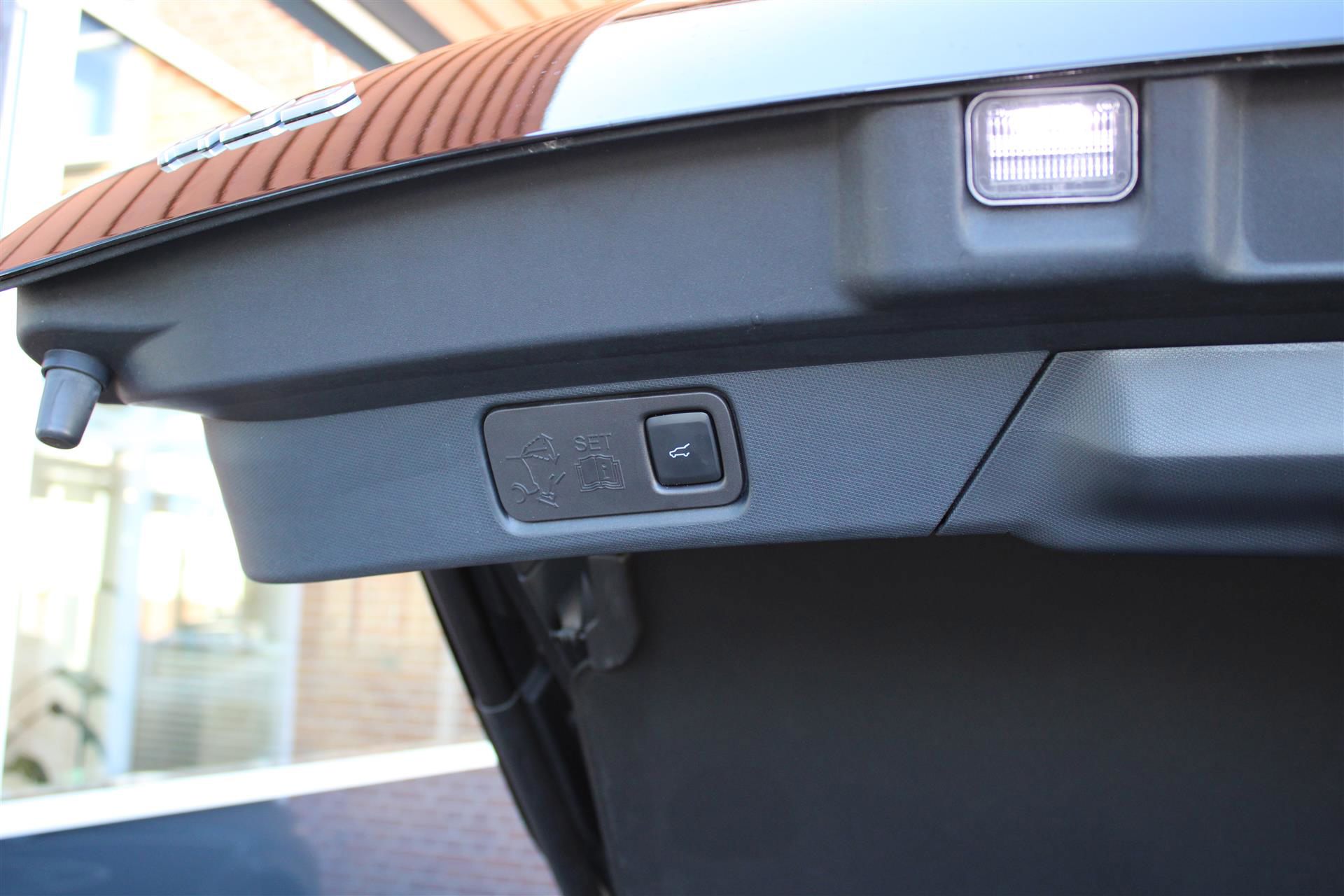 Billede af Ford Mustang Mach-E EL SR Premium AWD 269HK 5d Aut.