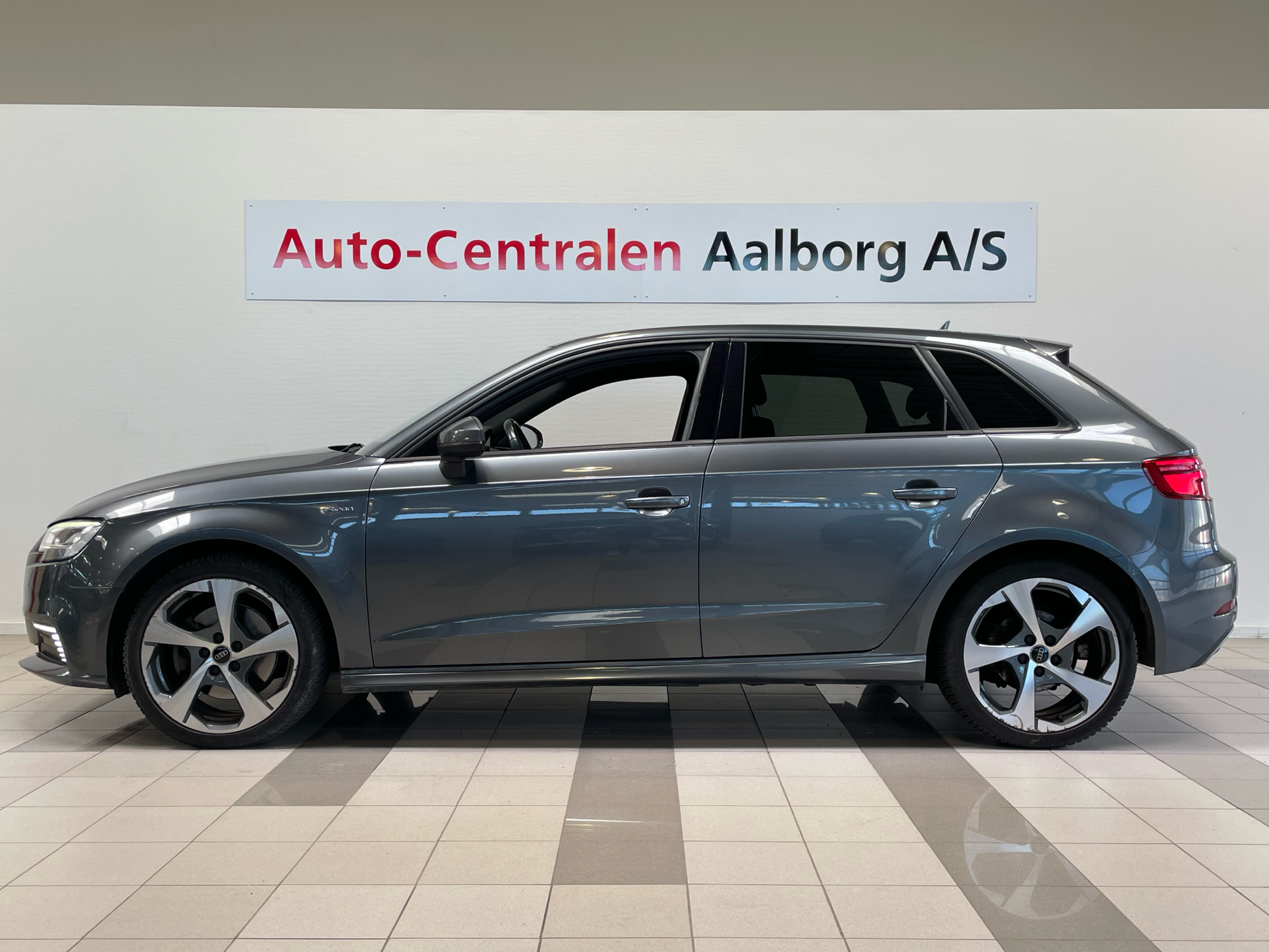 Billede af Audi A3 Sportback 1,4 E-tron  Plugin-hybrid S Tronic 204HK 5d 6g Aut.