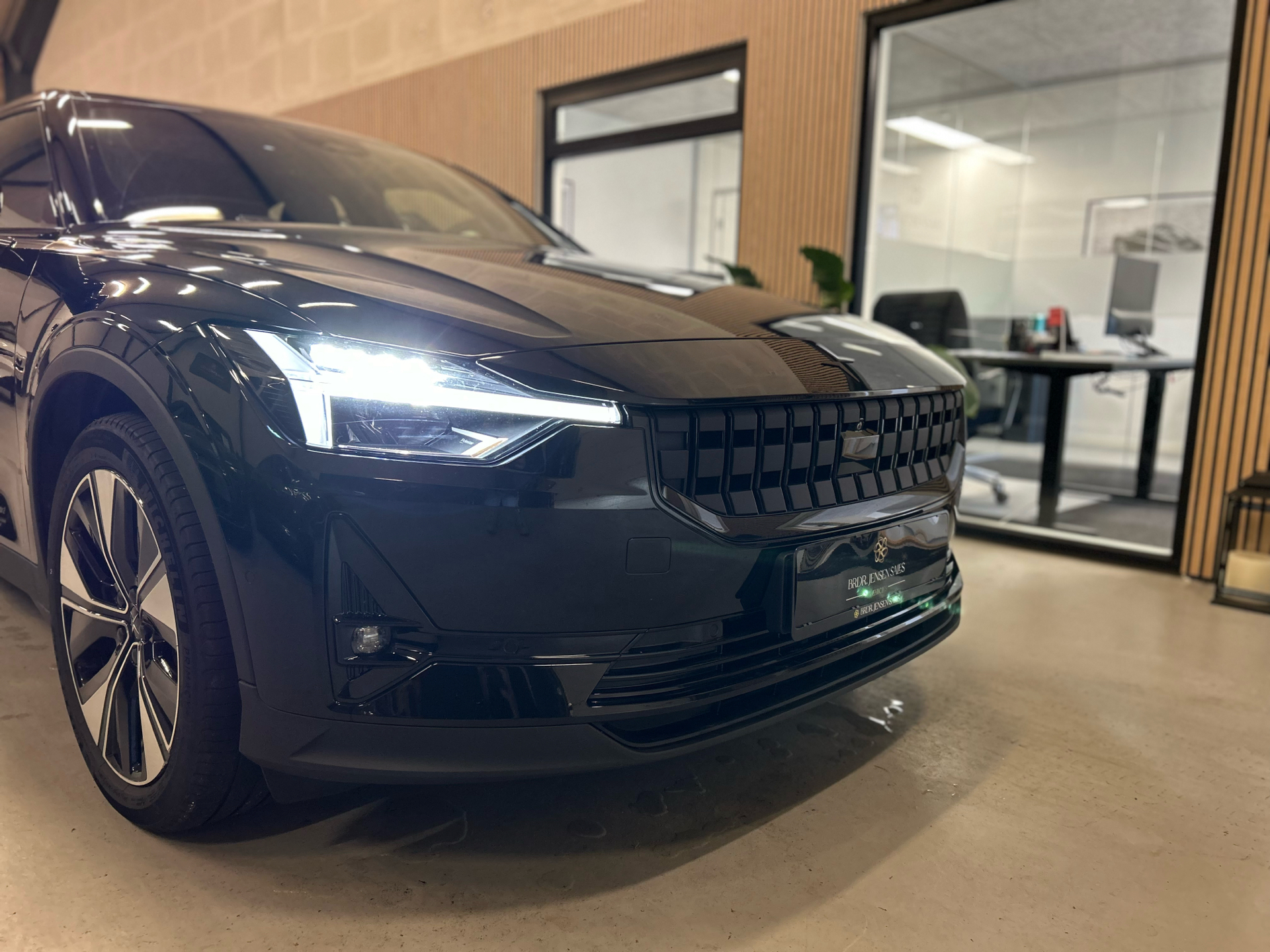 Billede af Polestar 2 EL Long range Single motor 231HK 5d Aut.