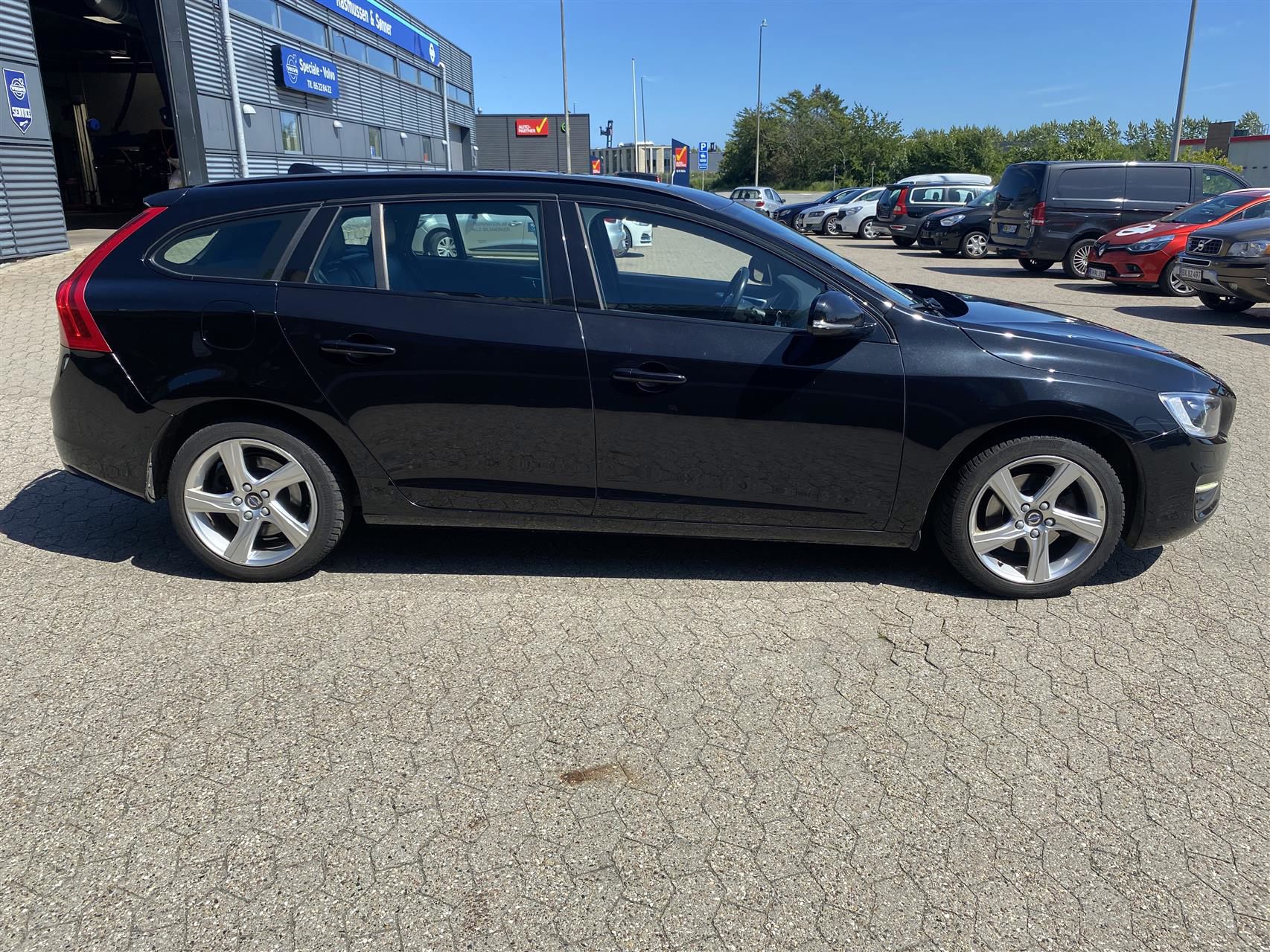 Billede af Volvo V60 2,0 D2 Momentum 120HK Stc 6g Aut.