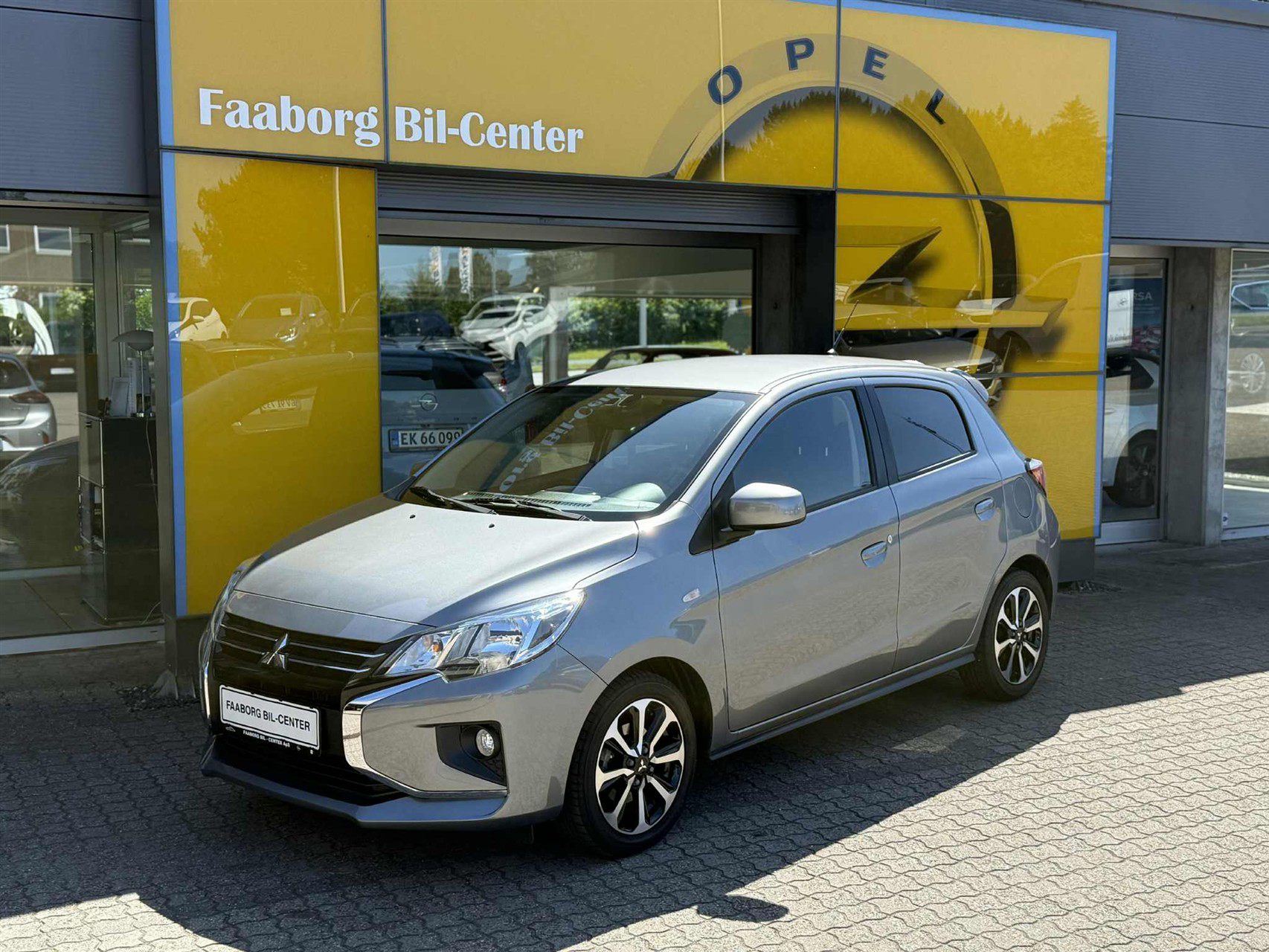 Billede af Mitsubishi Space Star 1,2 Invite+ AS&G 71HK 5d