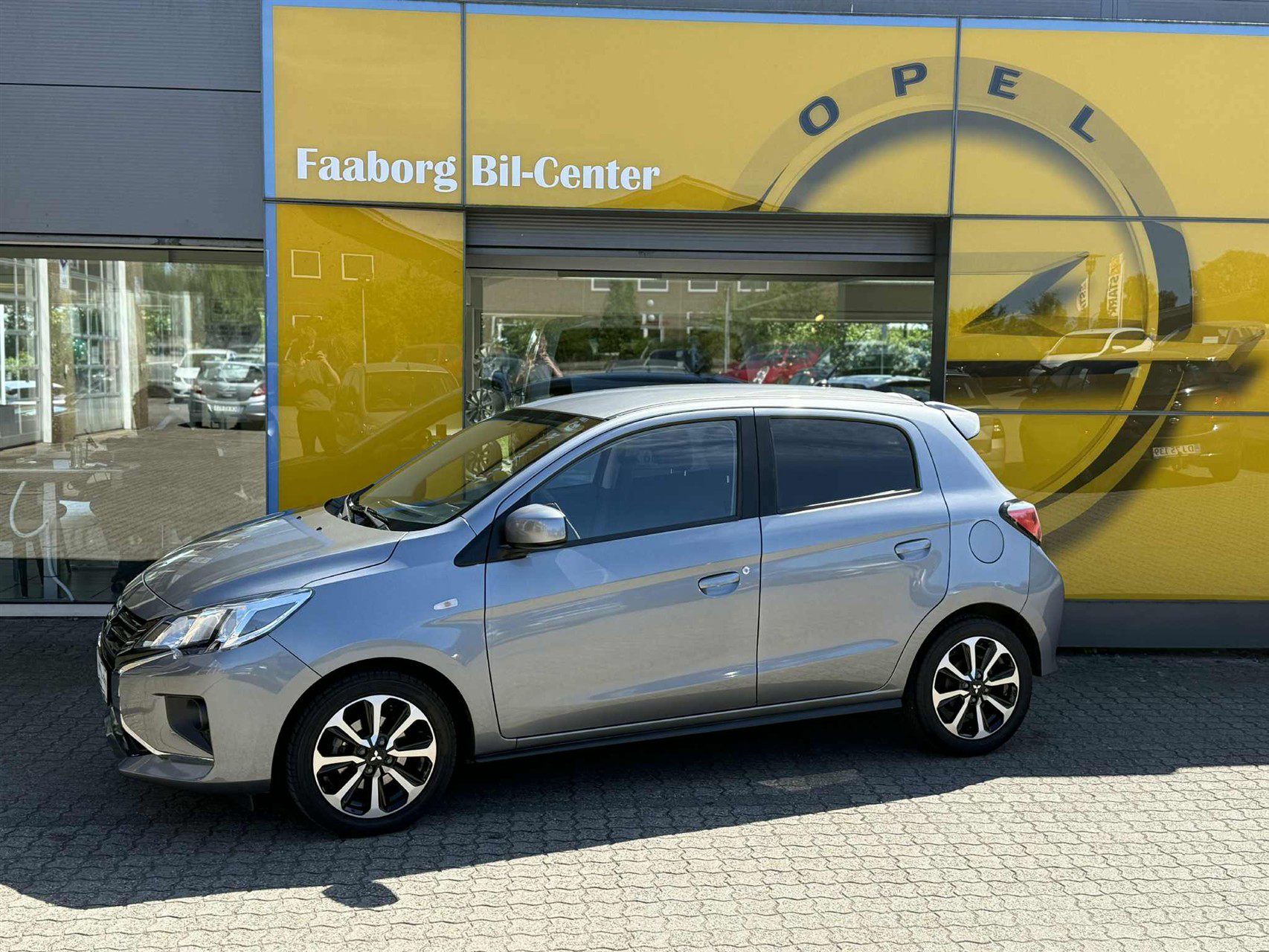 Billede af Mitsubishi Space Star 1,2 Invite+ AS&G 71HK 5d
