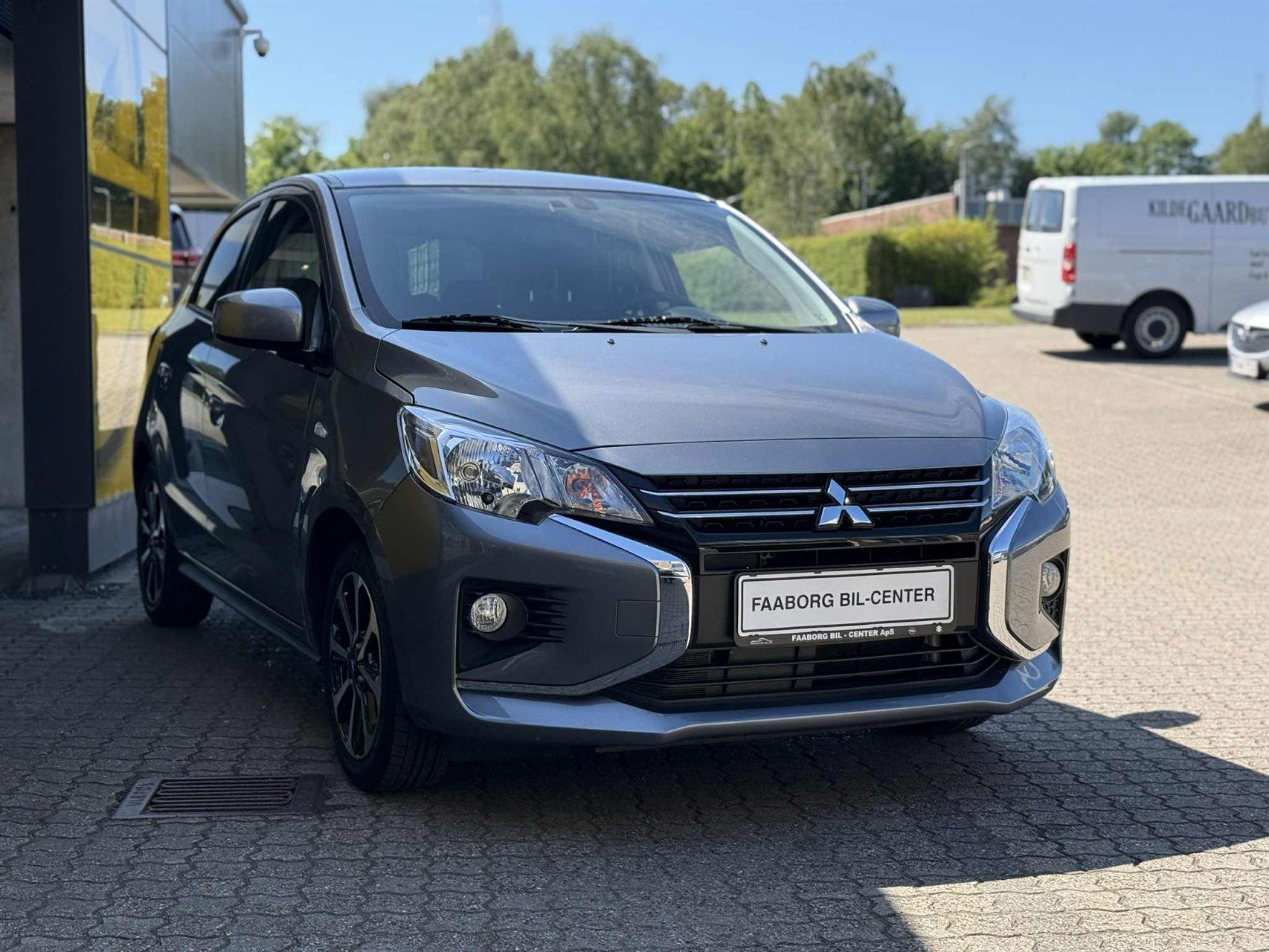 Billede af Mitsubishi Space Star 1,2 Invite+ AS&G 71HK 5d