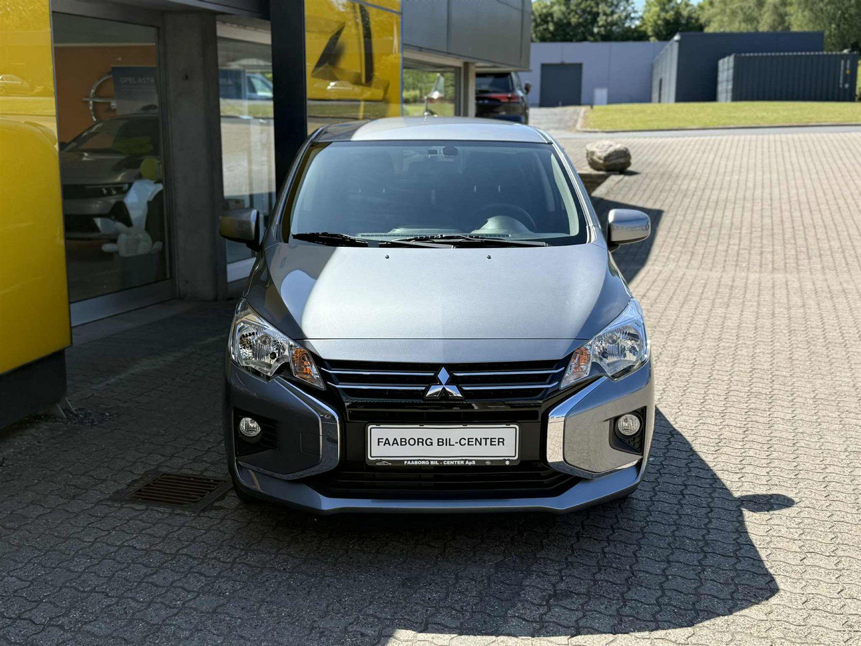 Billede af Mitsubishi Space Star 1,2 Invite+ AS&G 71HK 5d