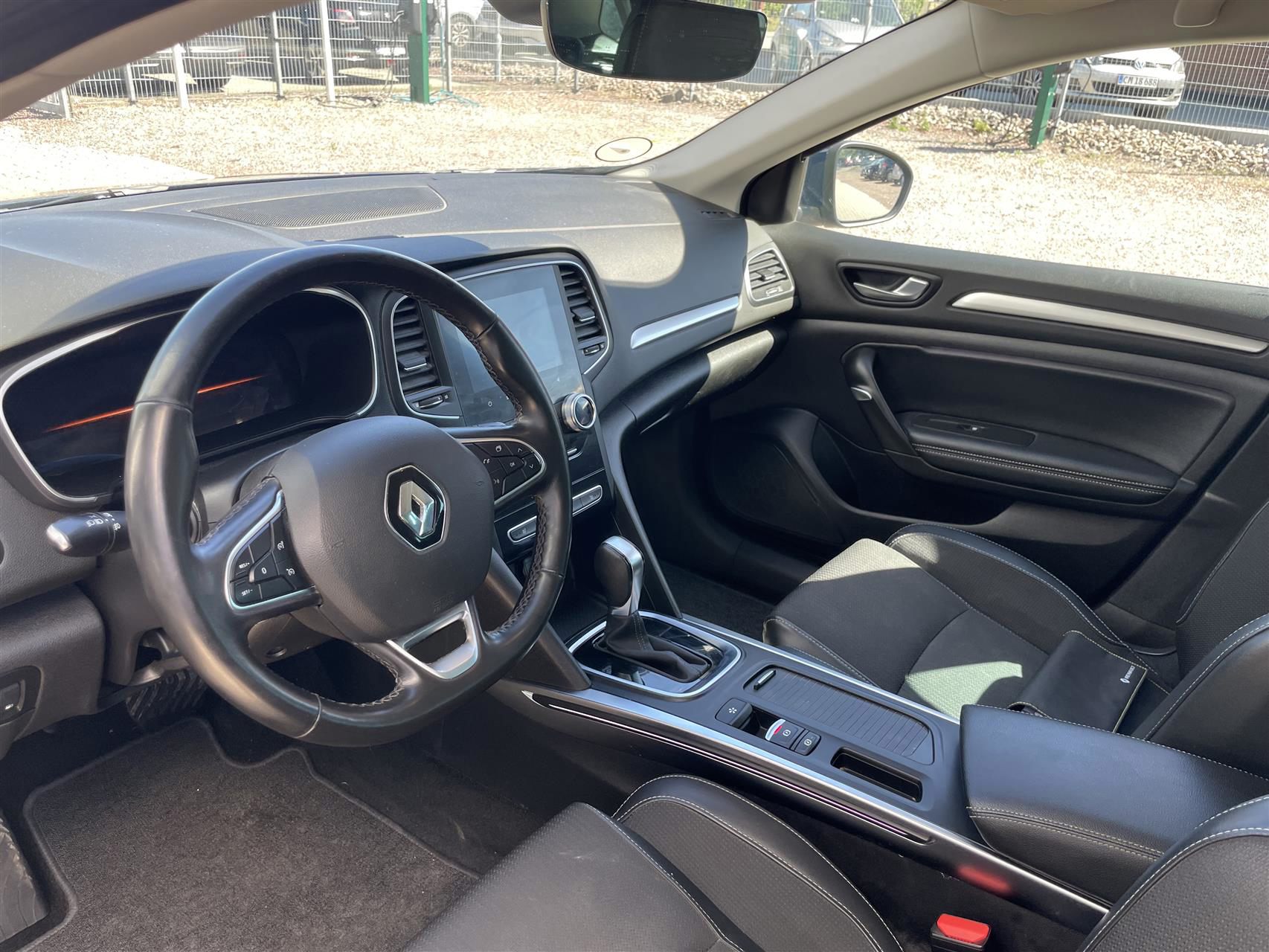 Billede af Renault Mégane Sport Tourer 1,6 E-TECH  Plugin-hybrid Intens 160HK Stc Aut.