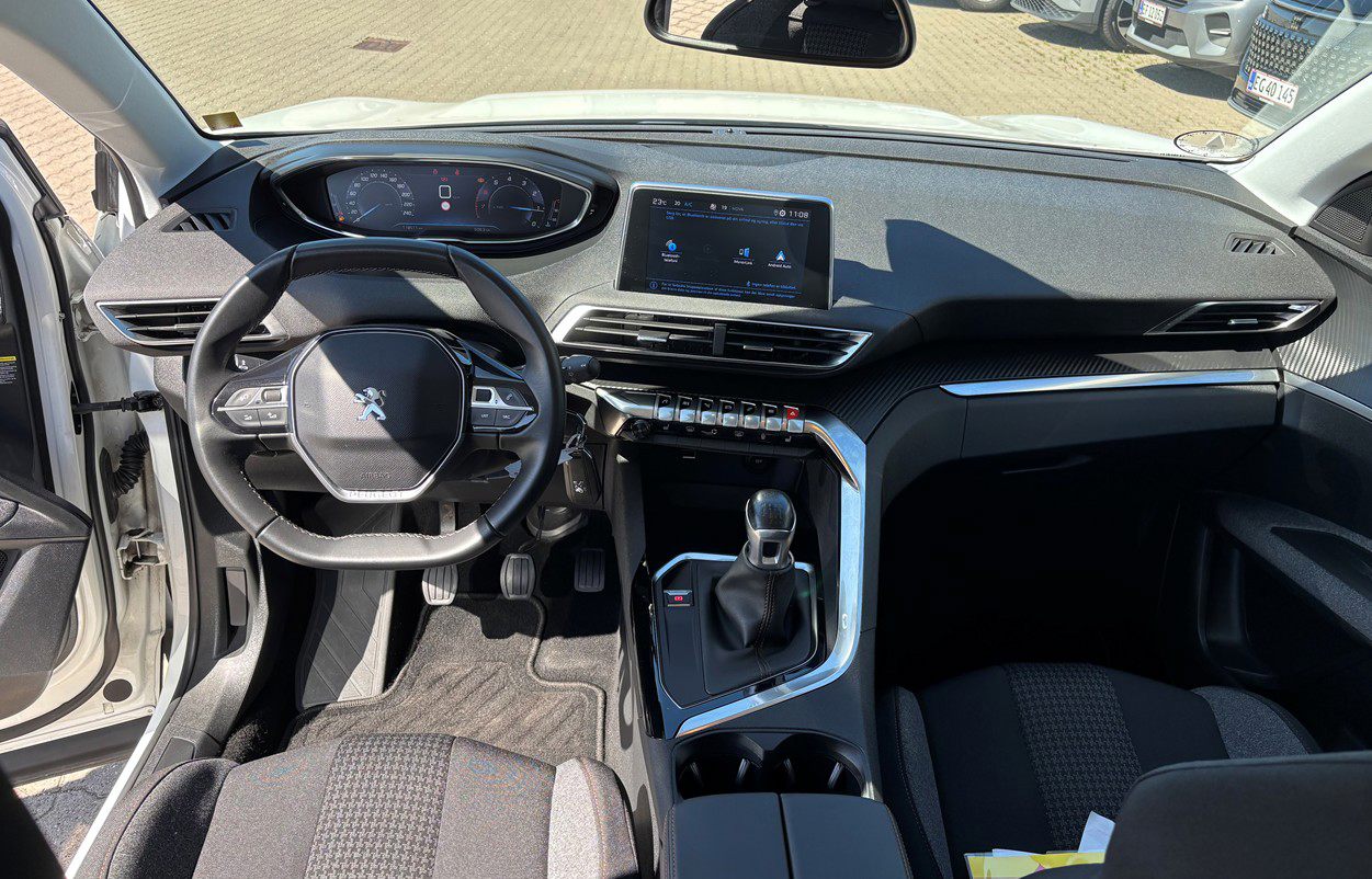 Billede af Peugeot 3008 1,2 PureTech Strike 130HK 5d 6g