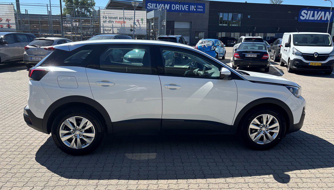 Billede af Peugeot 3008 1,2 PureTech Strike 130HK 5d 6g