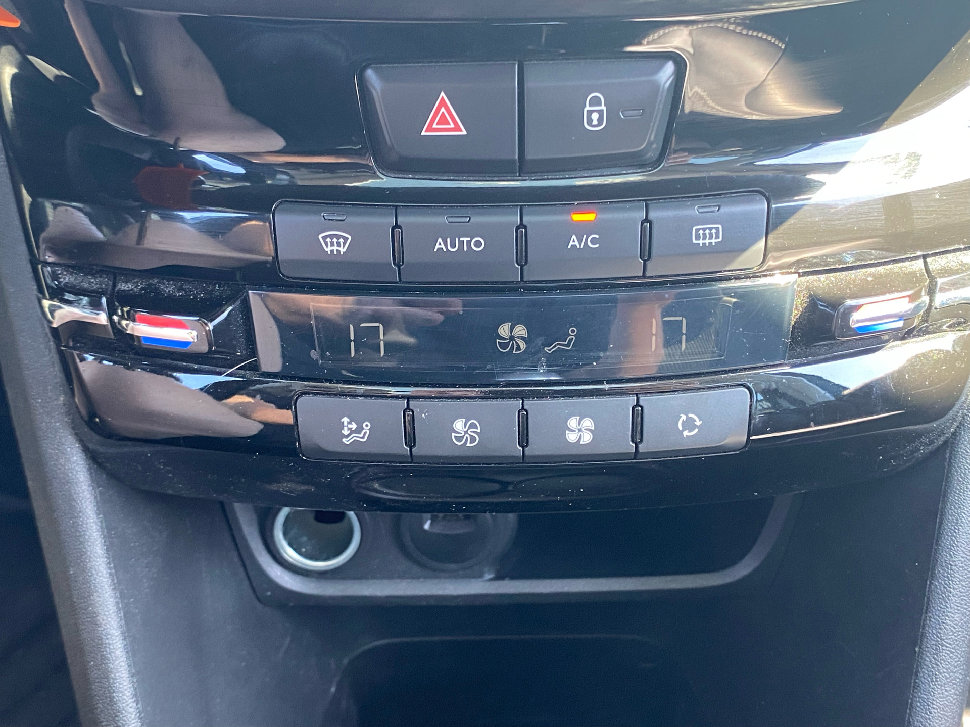 Billede af Peugeot 2008 1,5 BlueHDi Exclusive Plus 100HK 5d