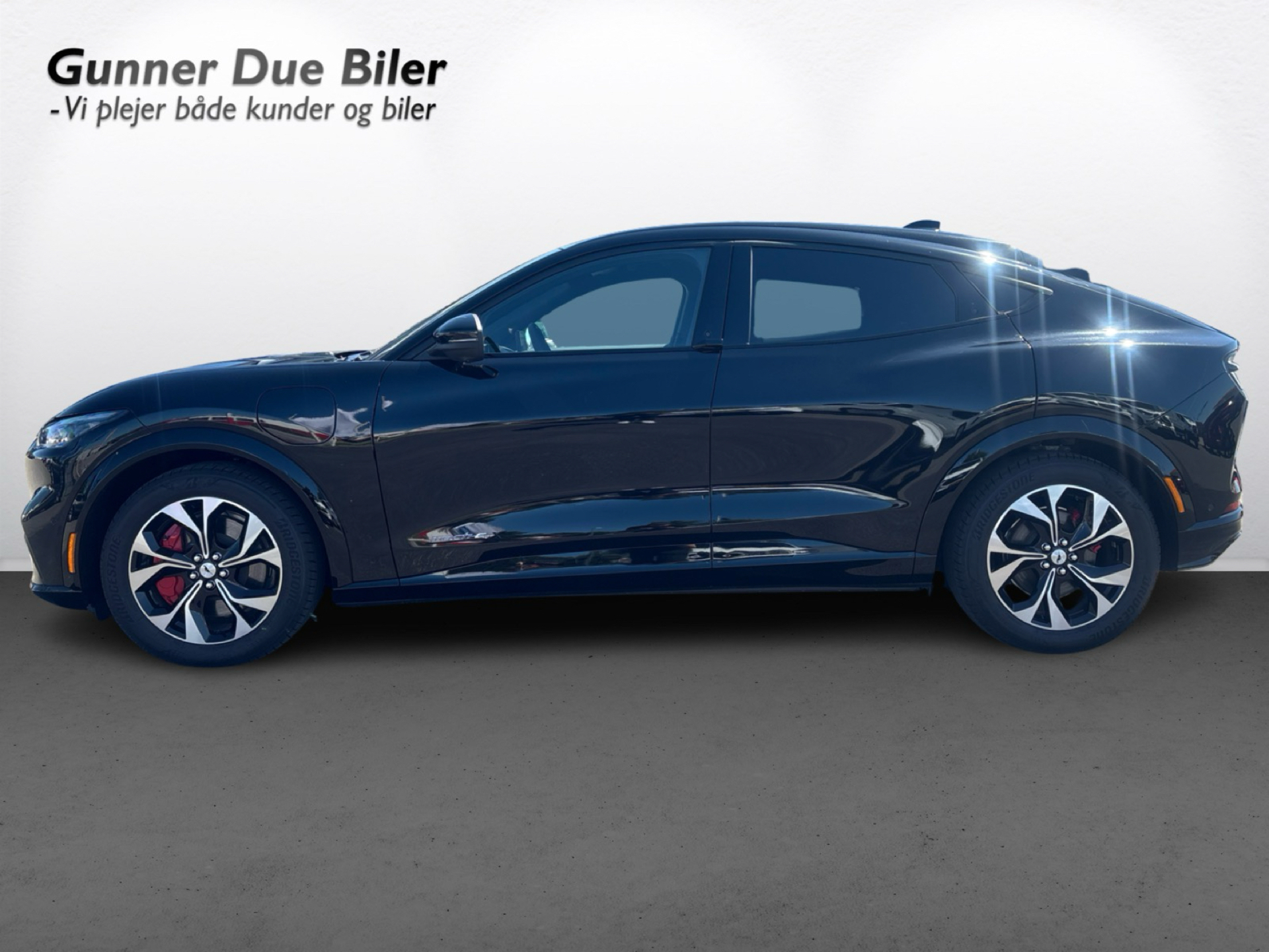 Billede af Ford Mustang Mach-E EL UR Premium AWD 351HK 5d Aut.