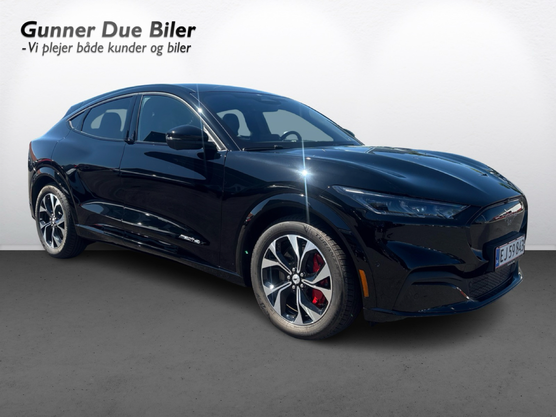 Billede af Ford Mustang Mach-E EL UR Premium AWD 351HK 5d Aut.