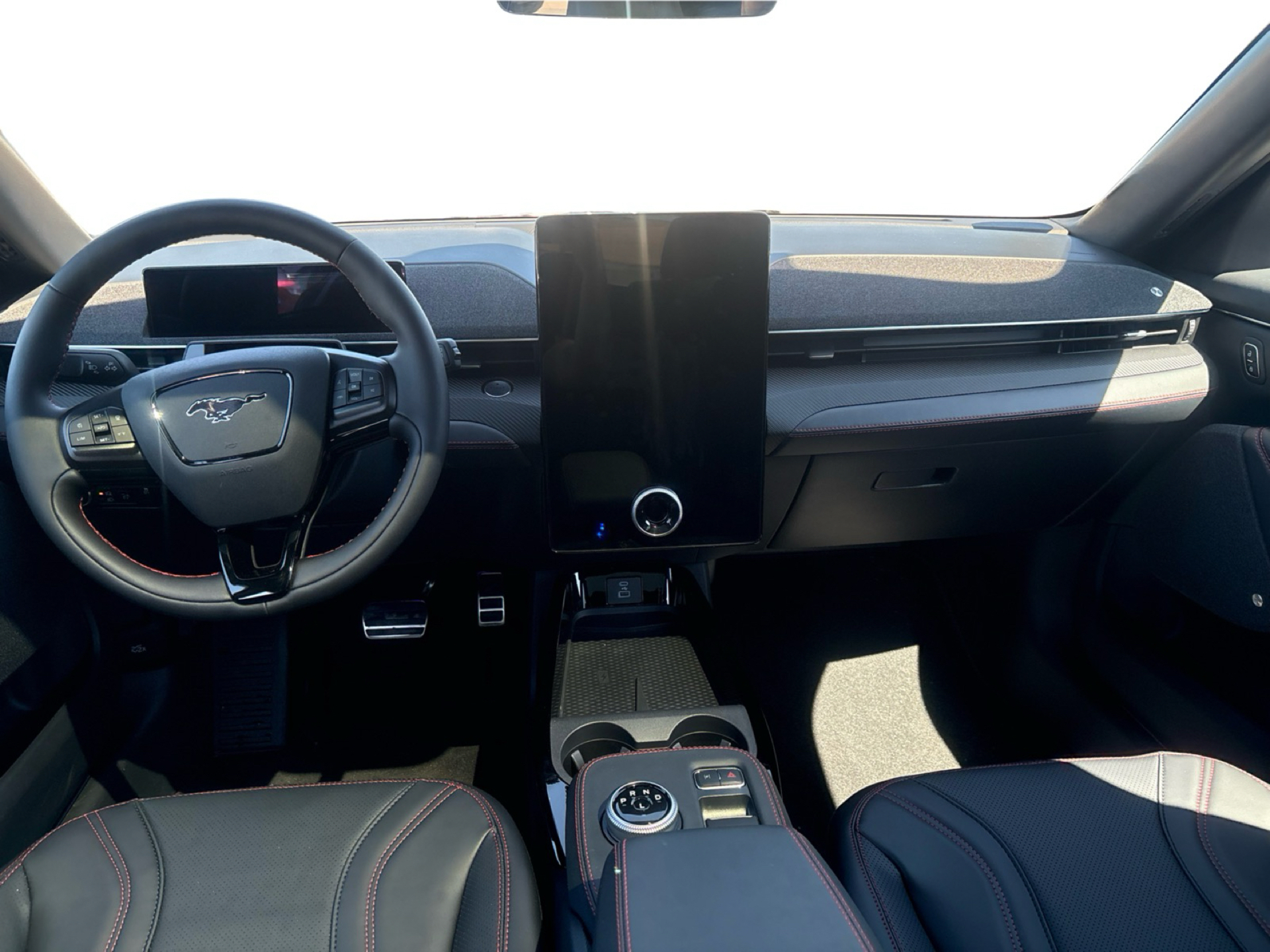 Billede af Ford Mustang Mach-E EL UR Premium AWD 351HK 5d Aut.