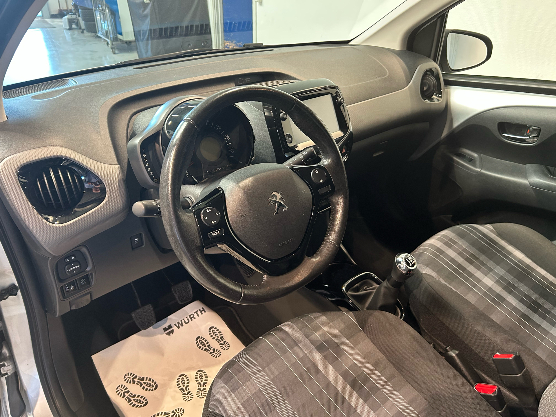 Billede af Peugeot 108 1,0 e-Vti Allure+ 72HK 5d
