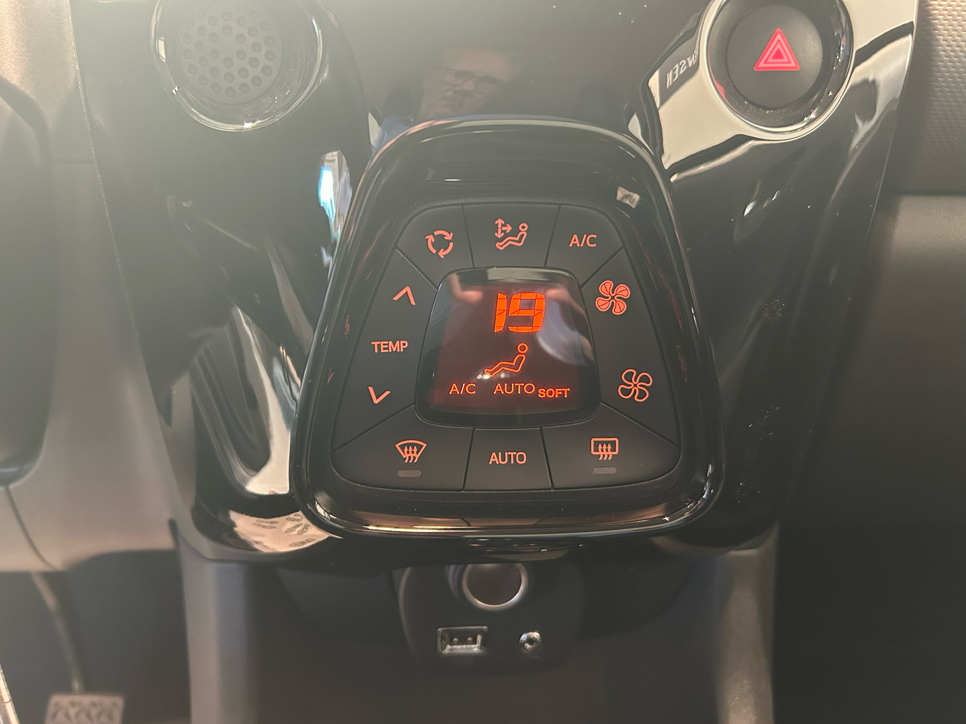 Billede af Peugeot 108 1,0 e-Vti Allure+ 72HK 5d