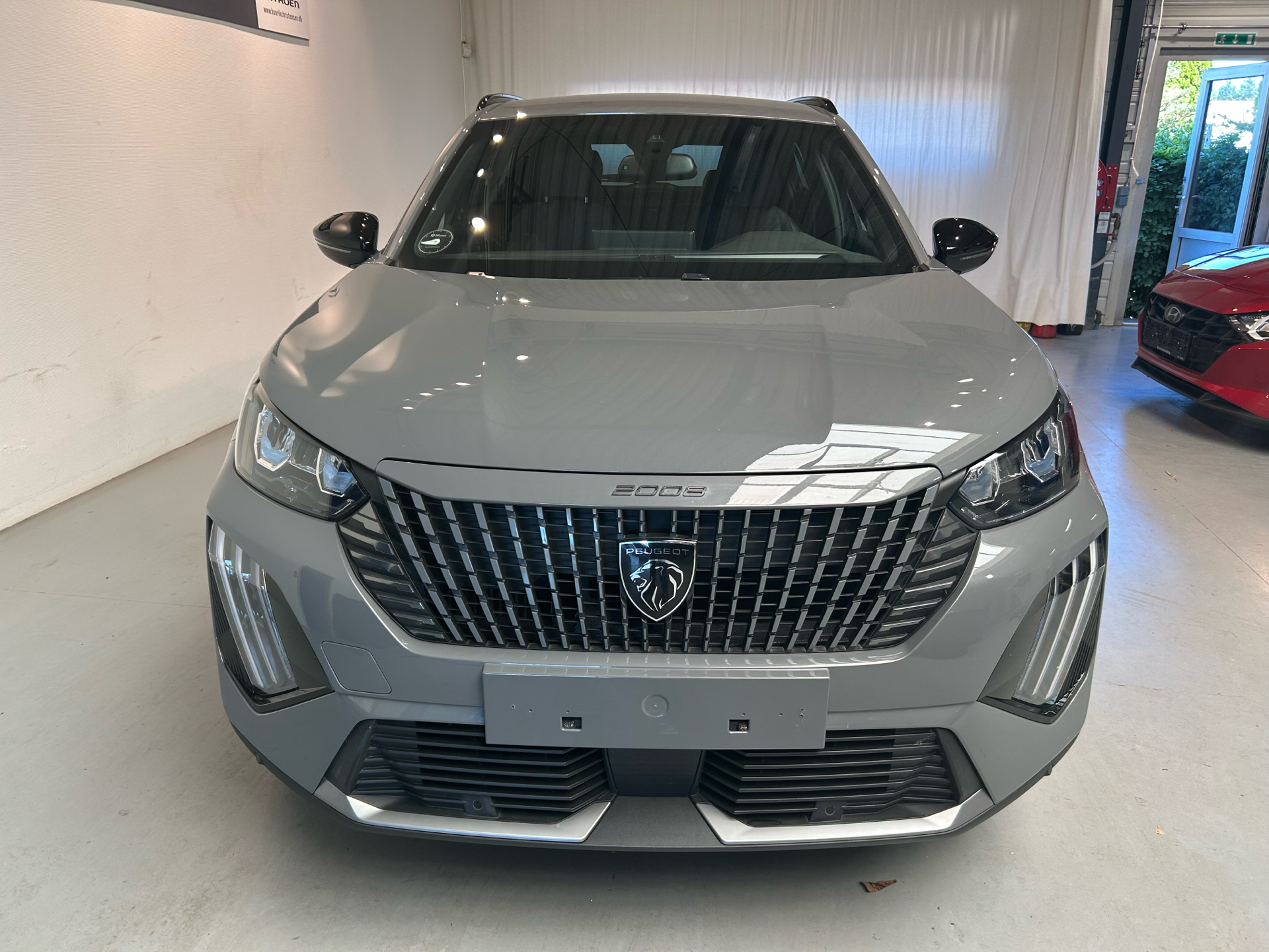 Billede af Peugeot 2008 1,2 PureTech First Edition EAT8 130HK 5d 8g Aut.