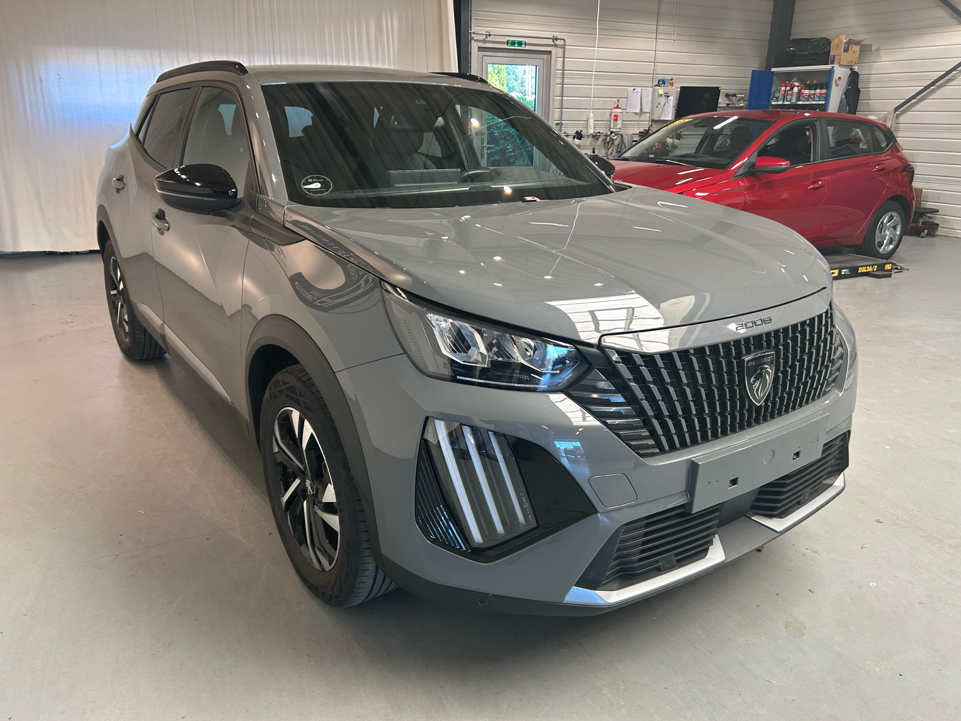 Billede af Peugeot 2008 1,2 PureTech First Edition EAT8 130HK 5d 8g Aut.