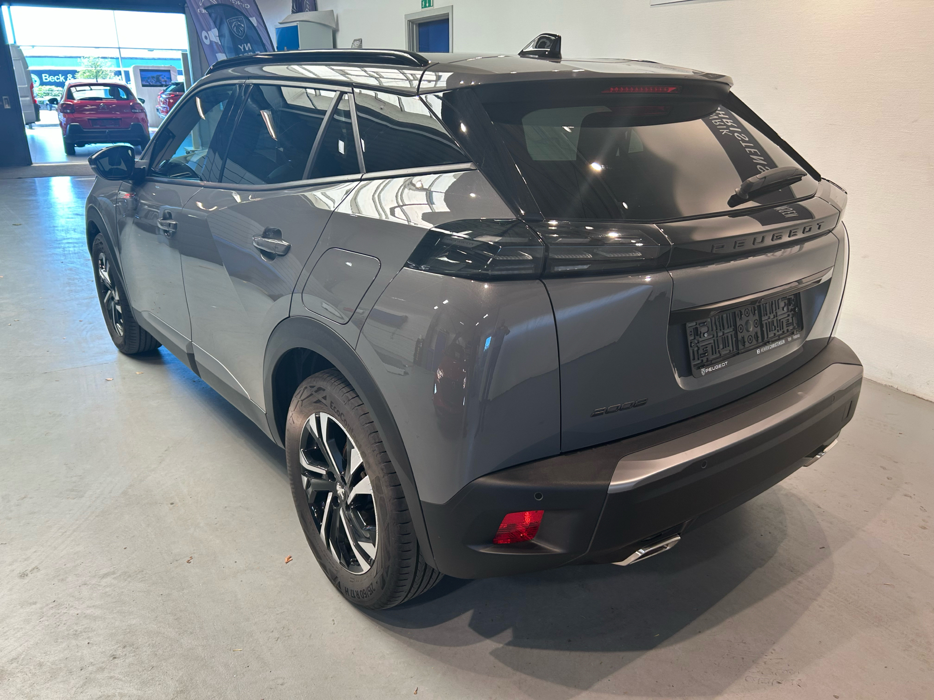 Billede af Peugeot 2008 1,2 PureTech First Edition EAT8 130HK 5d 8g Aut.