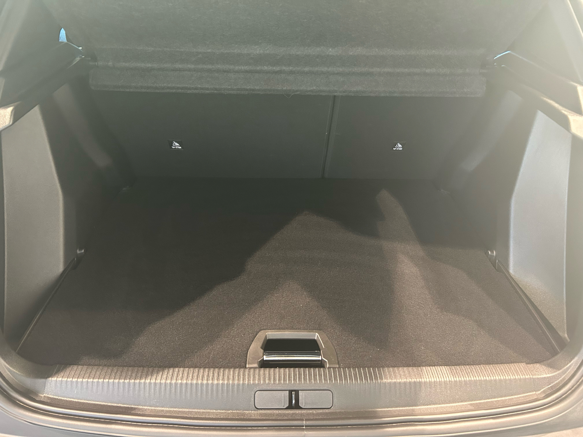 Billede af Peugeot 2008 1,2 PureTech First Edition EAT8 130HK 5d 8g Aut.