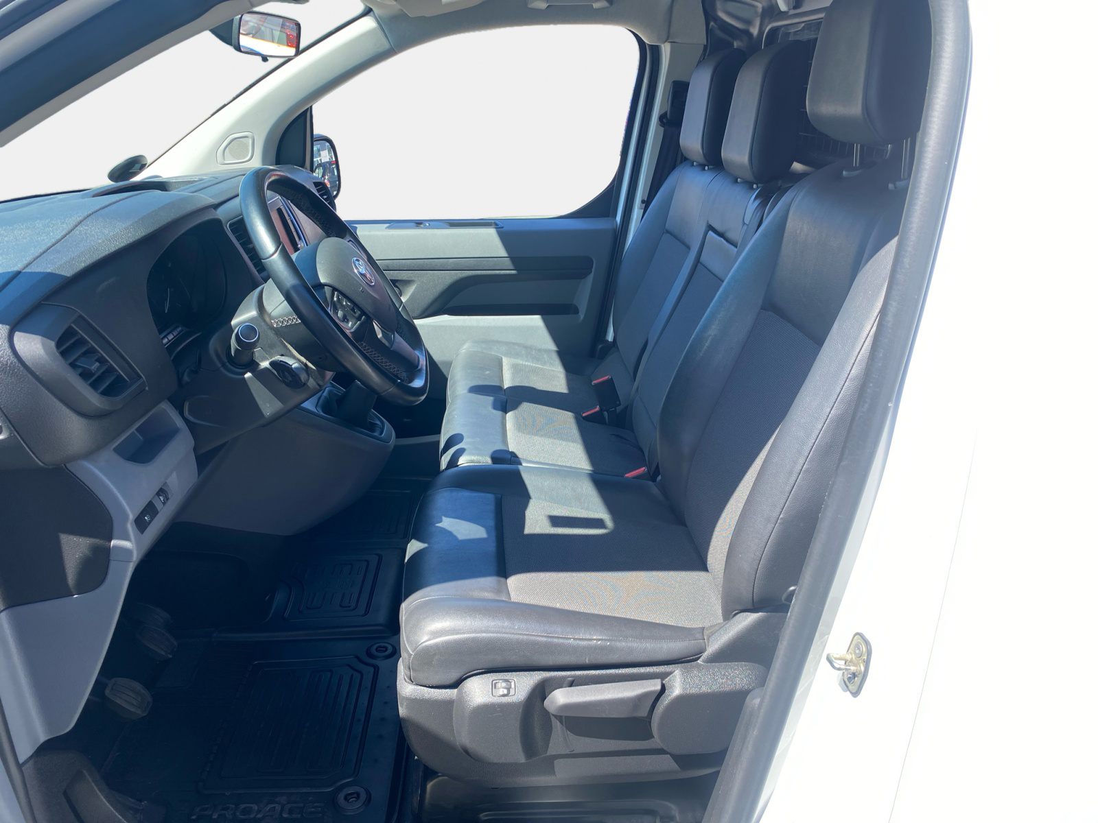 Billede af Toyota Proace Long 2,0 D Comfort Master 122HK Van 6g