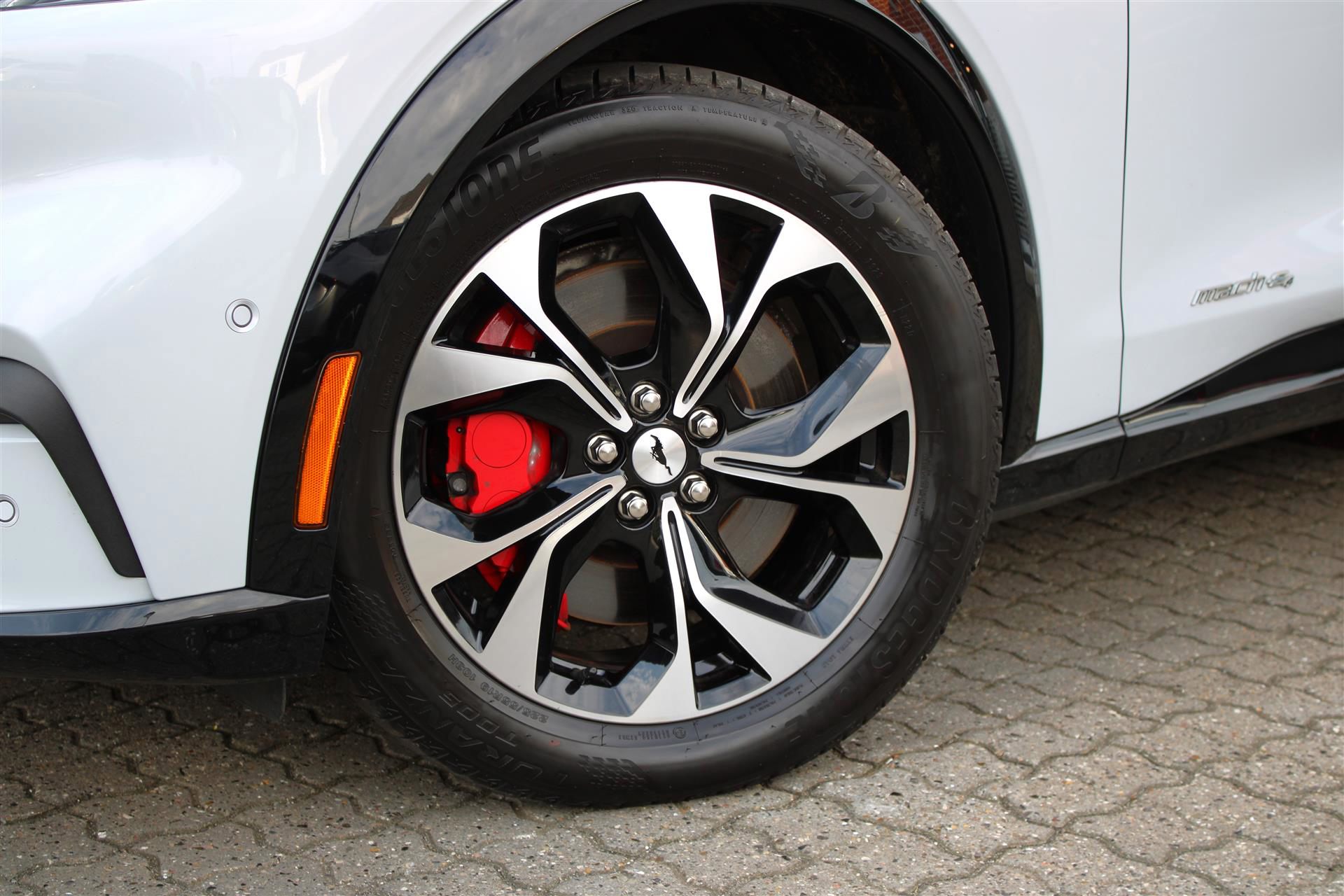 Billede af Ford Mustang Mach-E EL SR Premium AWD 269HK 5d Aut.