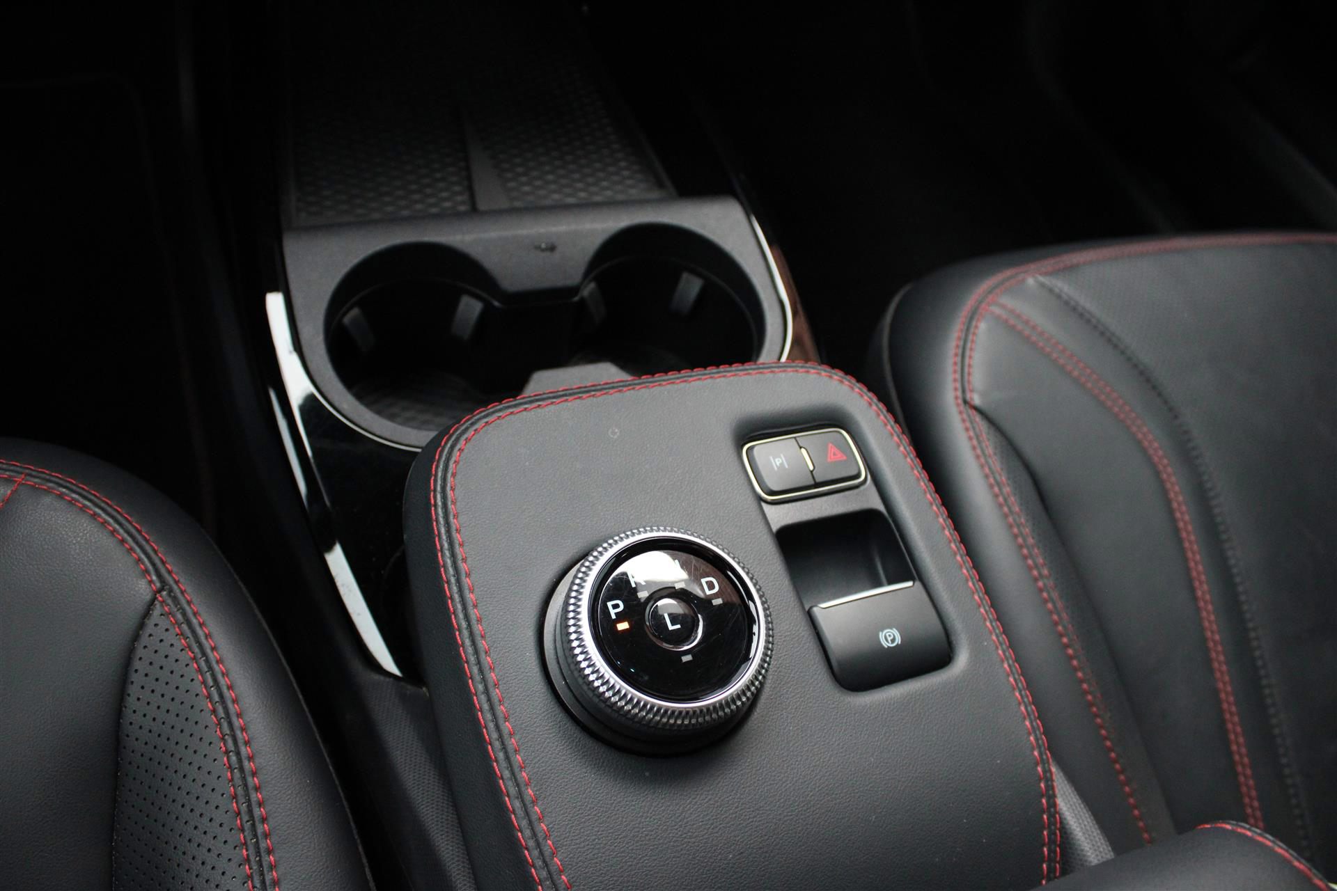 Billede af Ford Mustang Mach-E EL SR Premium AWD 269HK 5d Aut.