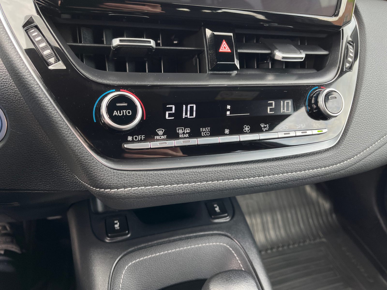 Billede af Toyota Corolla Touring Sports 1,8 Hybrid Active Smart E-CVT 122HK Stc Trinl. Gear