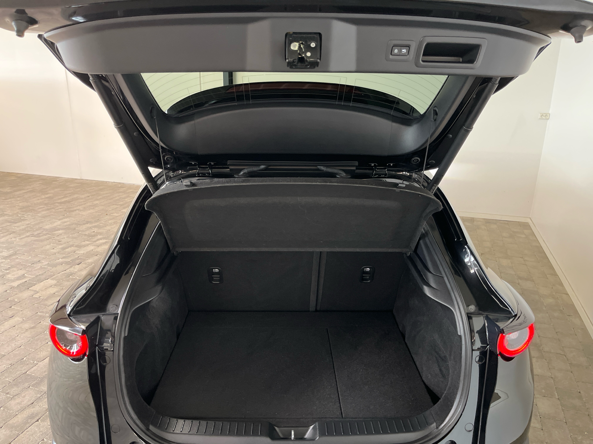 Billede af Mazda CX-30 2,0 Skyactiv-G  Mild hybrid Cosmo m. Technology Pack 150HK 5d 6g Aut.