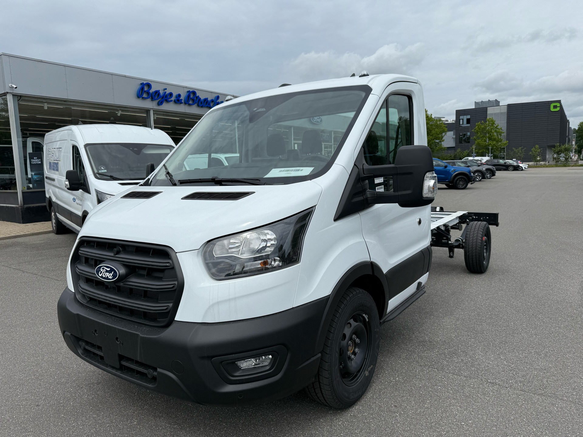 Billede af Ford Transit 350 L3H1 2,0 TDCI HDT Trend RWD 165HK Ladv./Chas. 10g Aut.