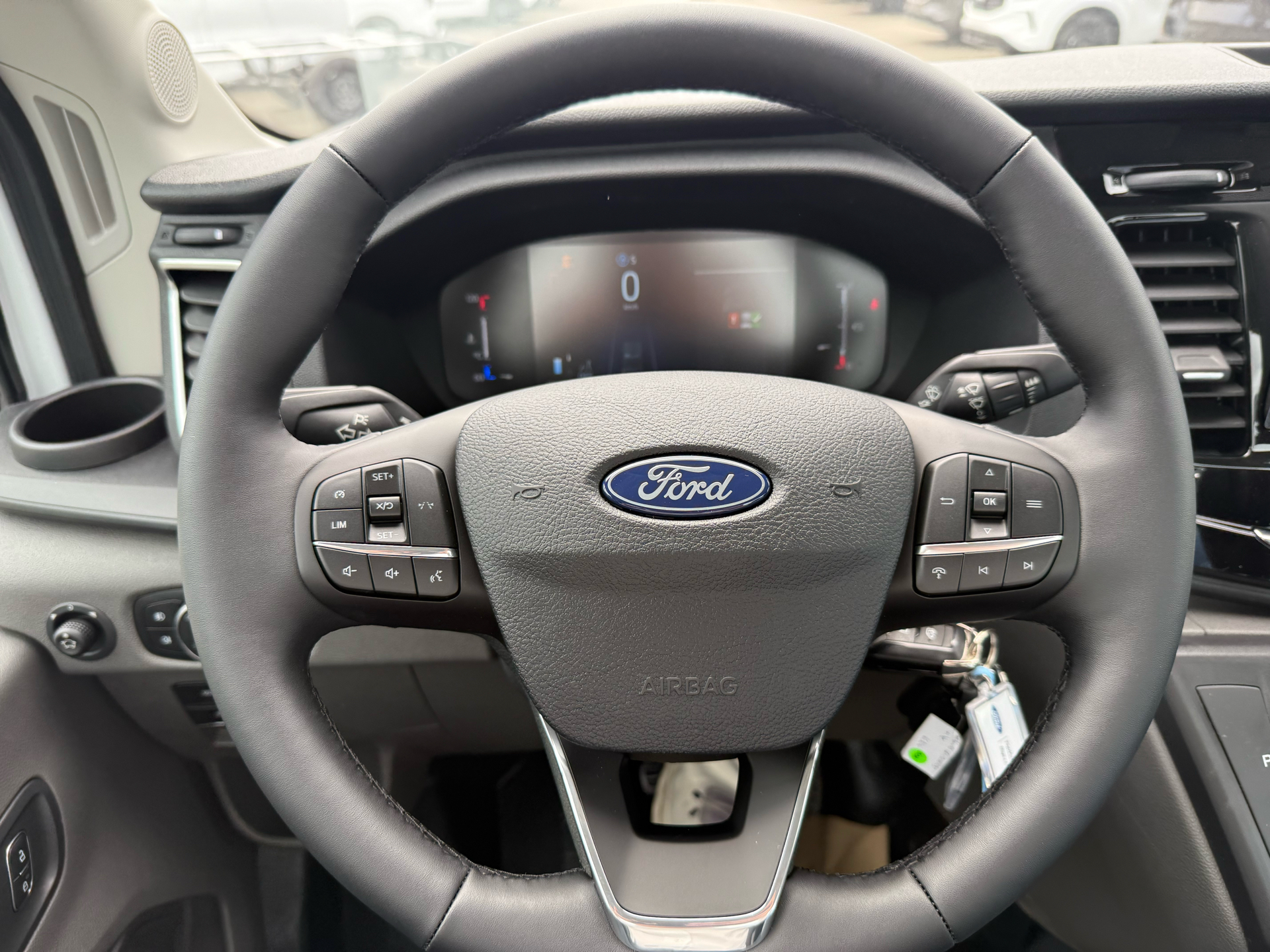 Billede af Ford Transit 350 L3H1 2,0 TDCI HDT Trend RWD 165HK Ladv./Chas. 10g Aut.
