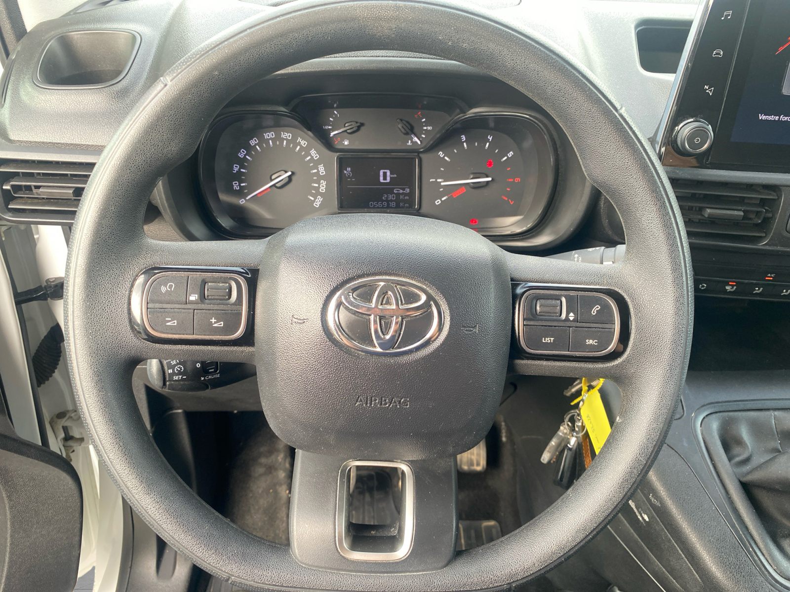 Billede af Toyota Proace City Medium 1,5 D Comfort Smart Active Vision 102HK Van