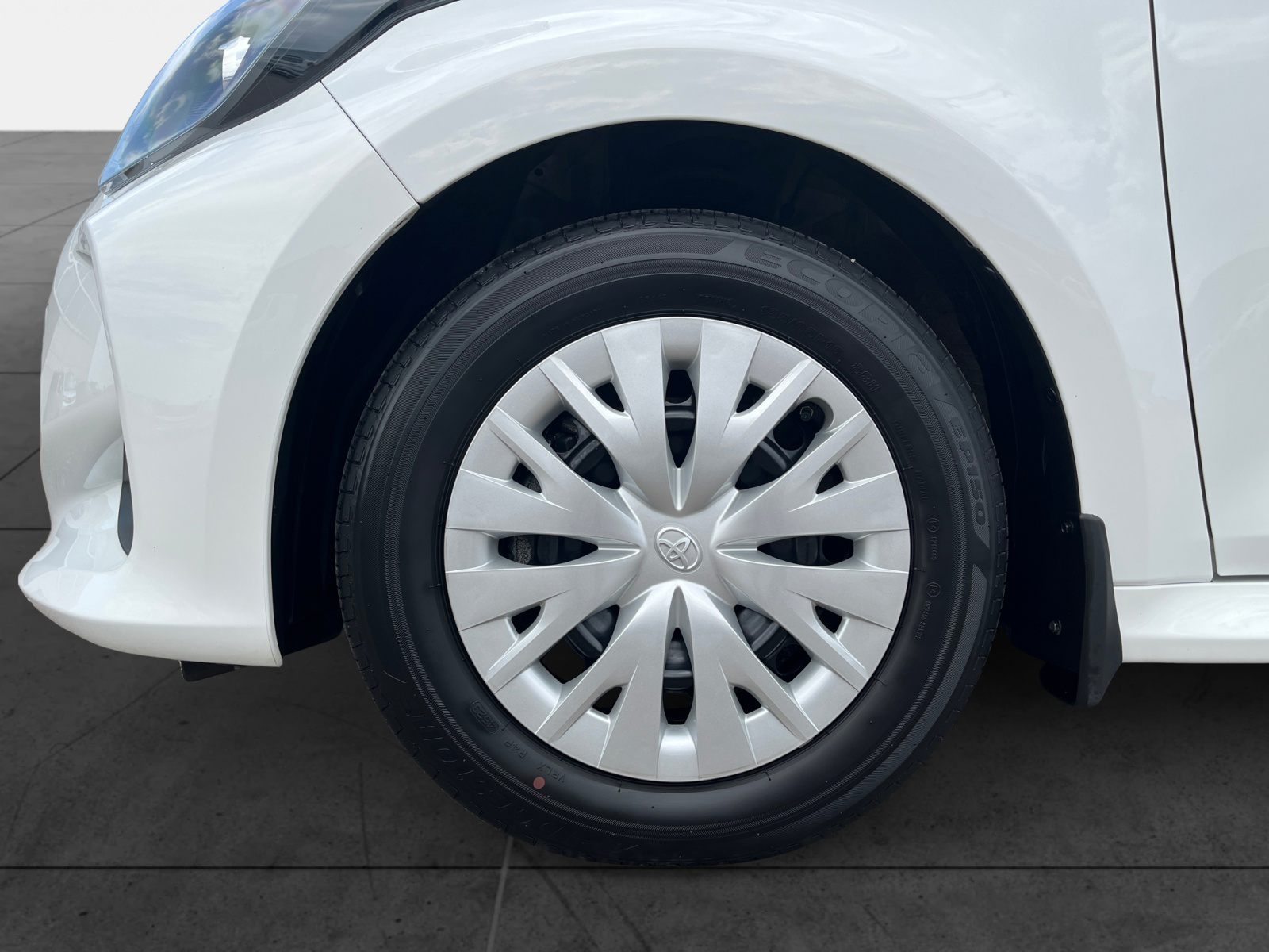 Billede af Toyota Yaris 1,5 Hybrid Essential 116HK 5d Trinl. Gear