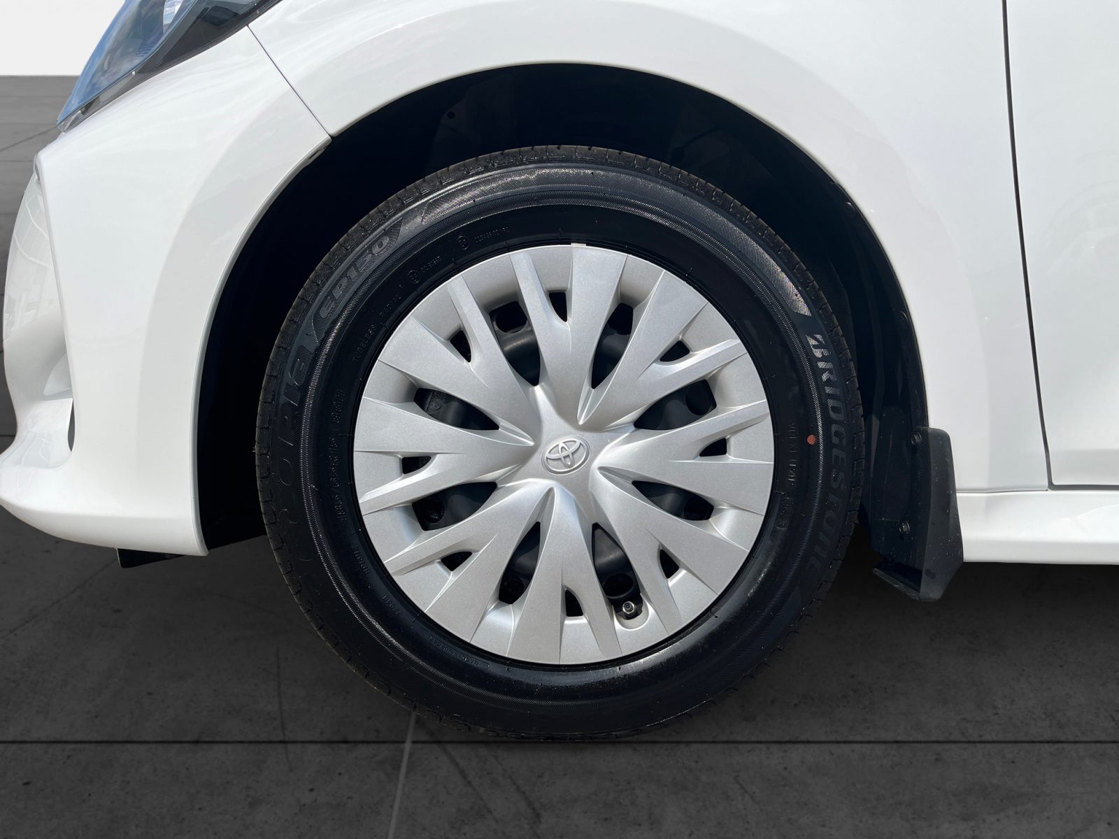 Billede af Toyota Yaris 1,5 Hybrid Essential 116HK 5d Trinl. Gear