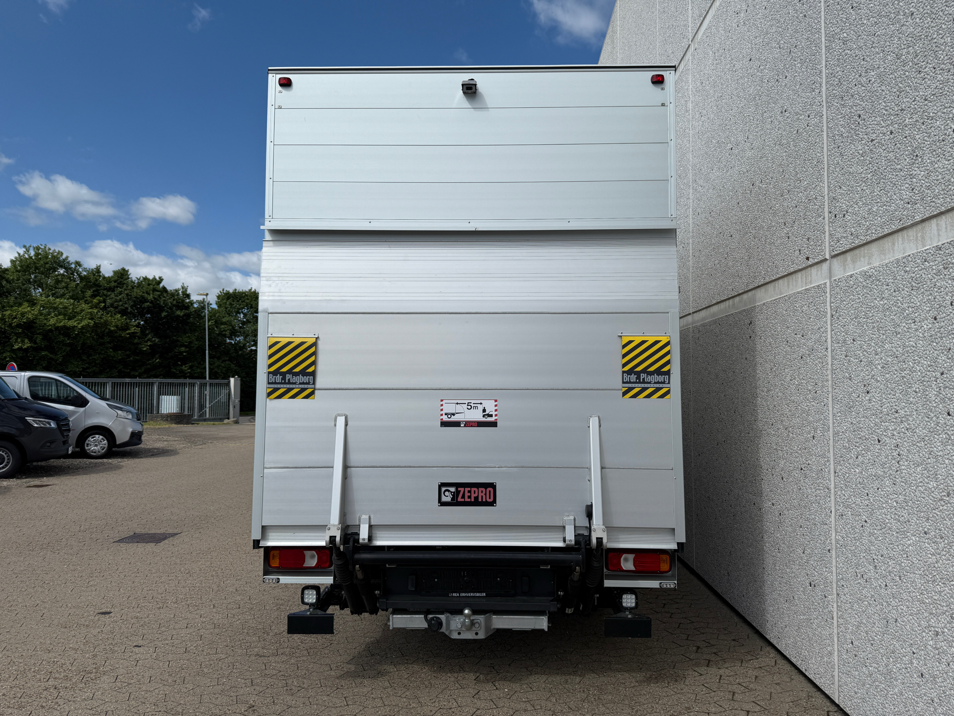 Billede af Iveco Daily 35S18 4100mm 3,0 D 180HK Ladv./Chas. 8g Aut.