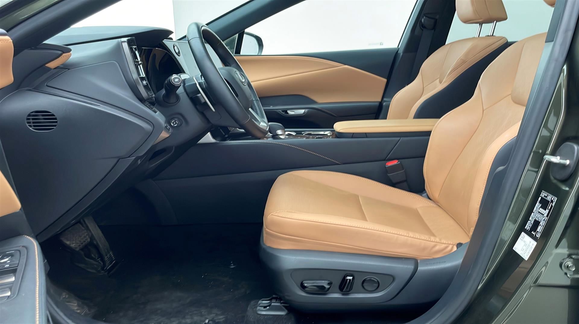 Billede af Lexus RX 450h+ 2,5 Plugin-hybrid Executive E-Four E-CVT 309HK 5d Trinl. Gear