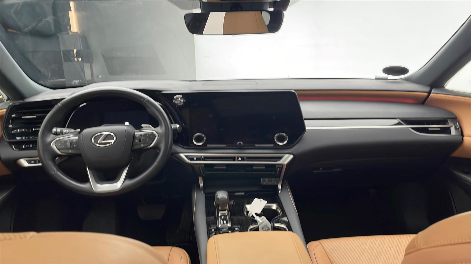 Billede af Lexus RX 450h+ 2,5 Plugin-hybrid Executive E-Four E-CVT 309HK 5d Trinl. Gear