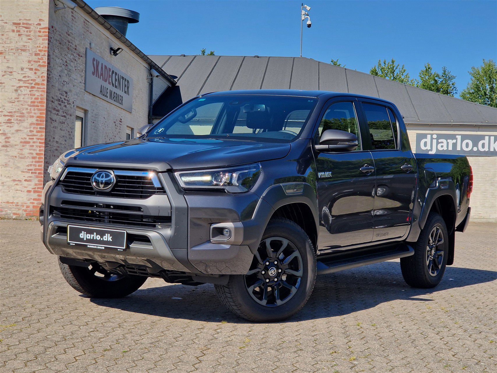 Billede af Toyota HiLux 2.8 diesel MHEV 204hk Double Cab AWD aut. gear T4 Invincible