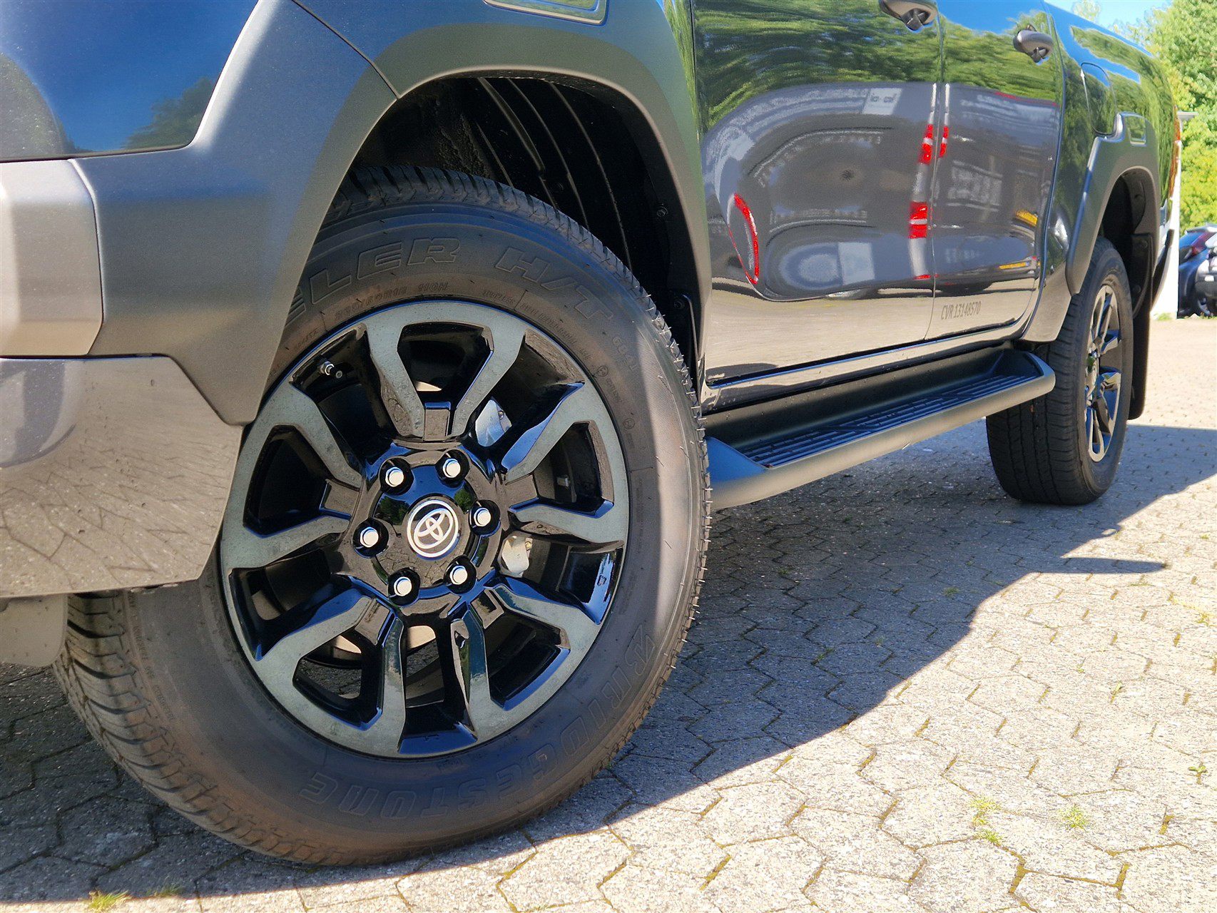 Billede af Toyota HiLux 2.8 diesel MHEV 204hk Double Cab AWD aut. gear T4 Invincible