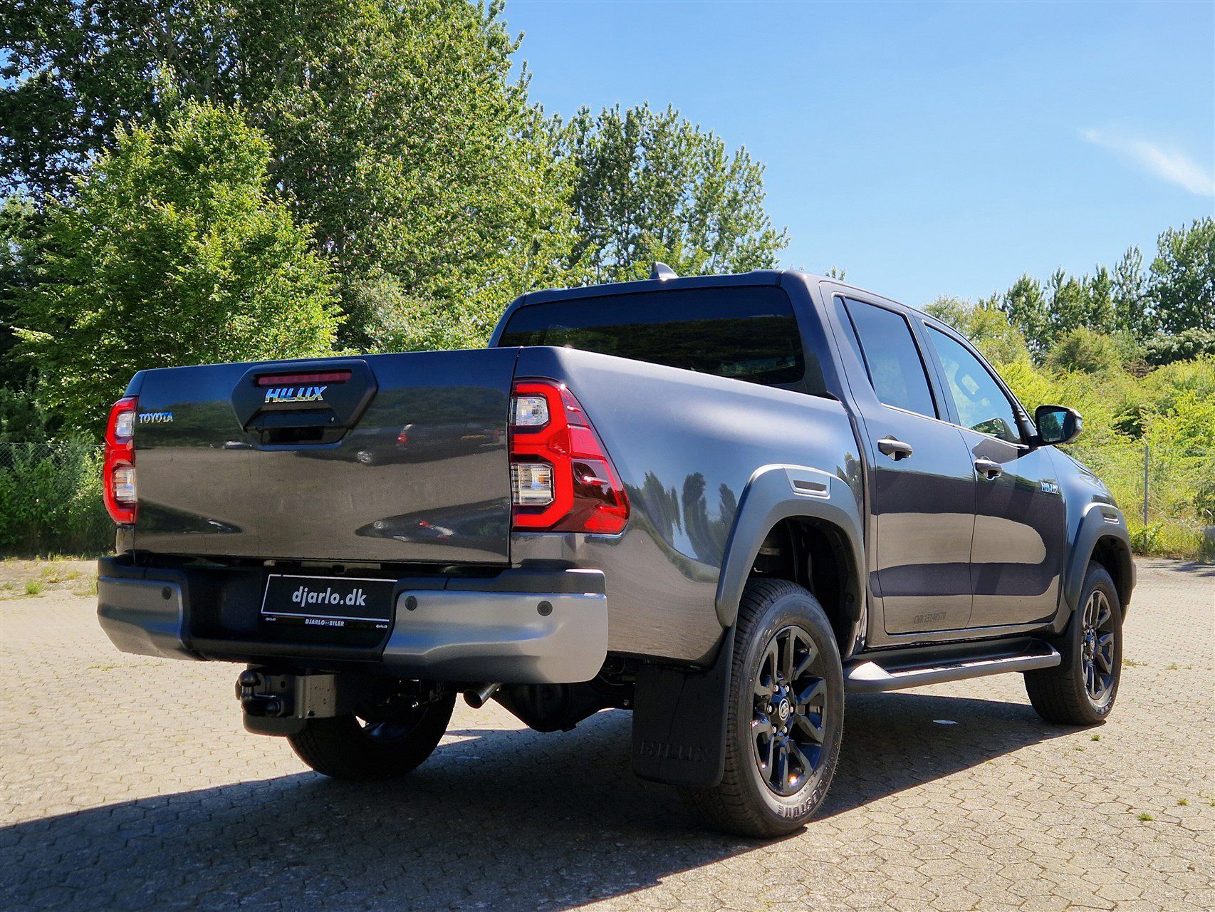 Billede af Toyota HiLux 2.8 diesel MHEV 204hk Double Cab AWD aut. gear T4 Invincible