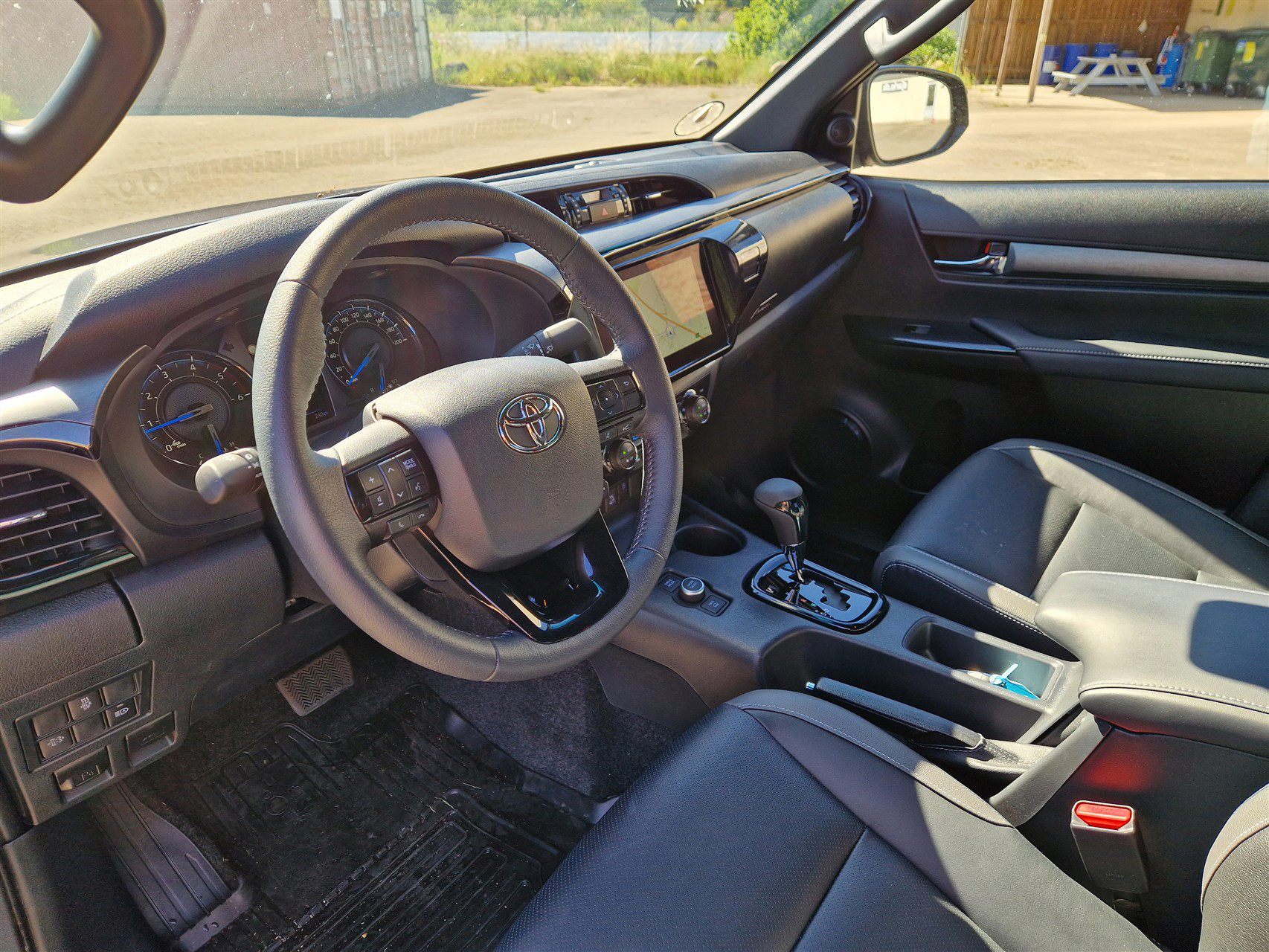 Billede af Toyota HiLux 2.8 diesel MHEV 204hk Double Cab AWD aut. gear T4 Invincible