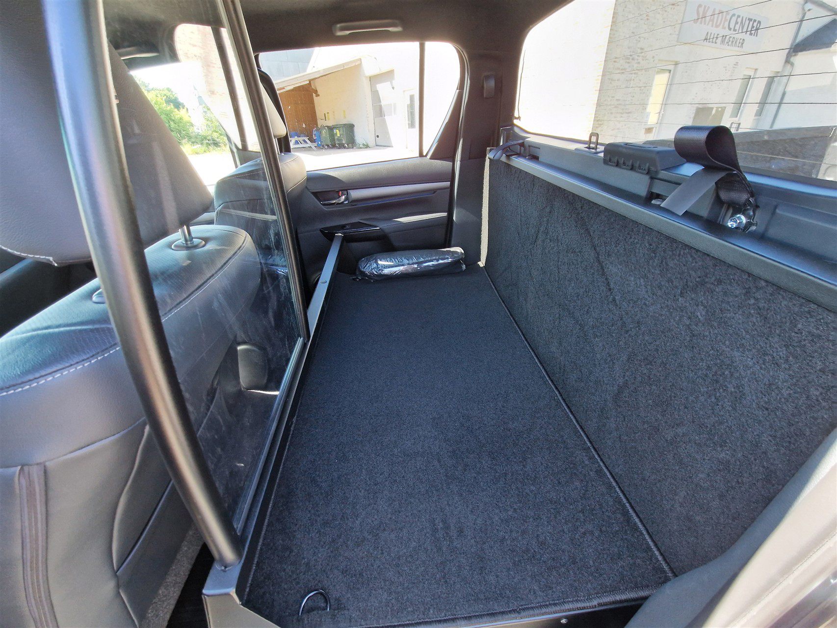 Billede af Toyota HiLux 2.8 diesel MHEV 204hk Double Cab AWD aut. gear T4 Invincible