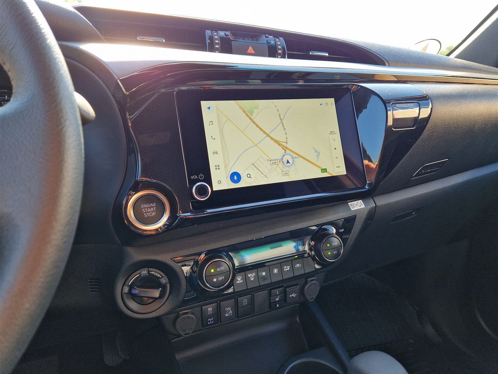 Billede af Toyota HiLux 2.8 diesel MHEV 204hk Double Cab AWD aut. gear T4 Invincible