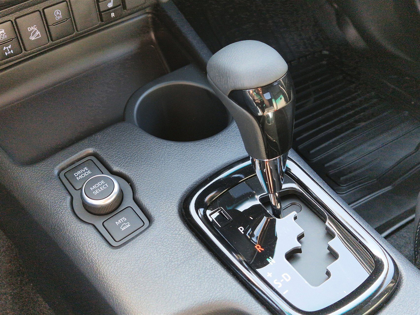 Billede af Toyota HiLux 2.8 diesel MHEV 204hk Double Cab AWD aut. gear T4 Invincible