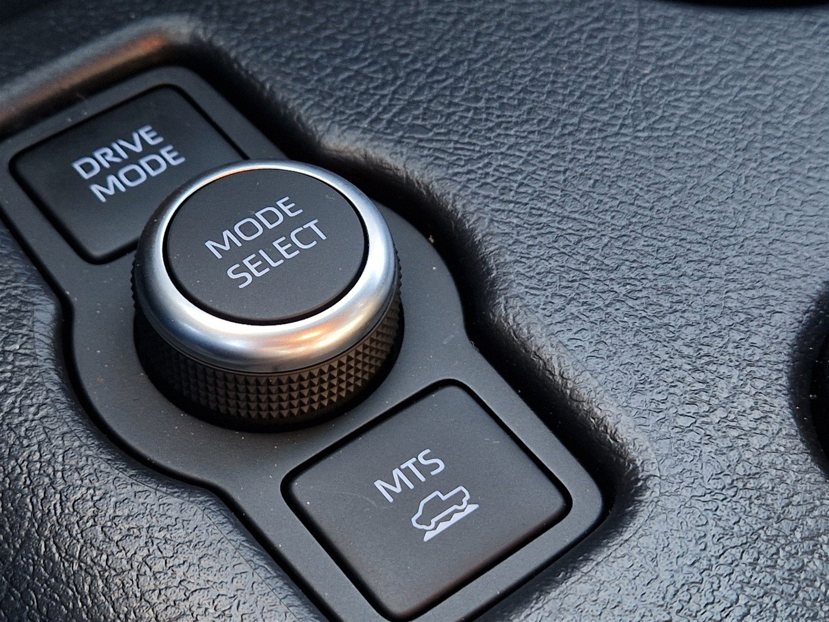 Billede af Toyota HiLux 2.8 diesel MHEV 204hk Double Cab AWD aut. gear T4 Invincible