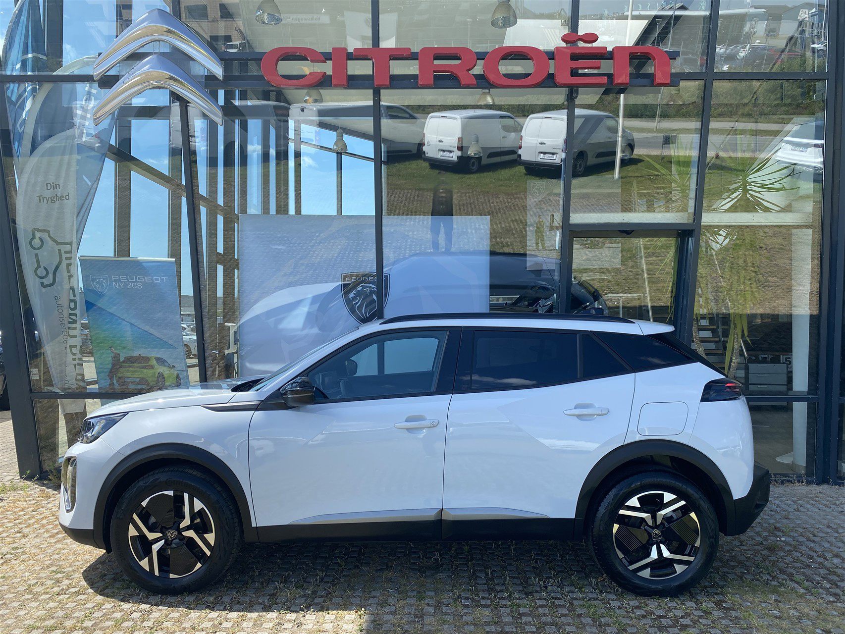 Billede af Peugeot 2008 1,2 PureTech First Selection EAT8 130HK 5d 8g Aut.