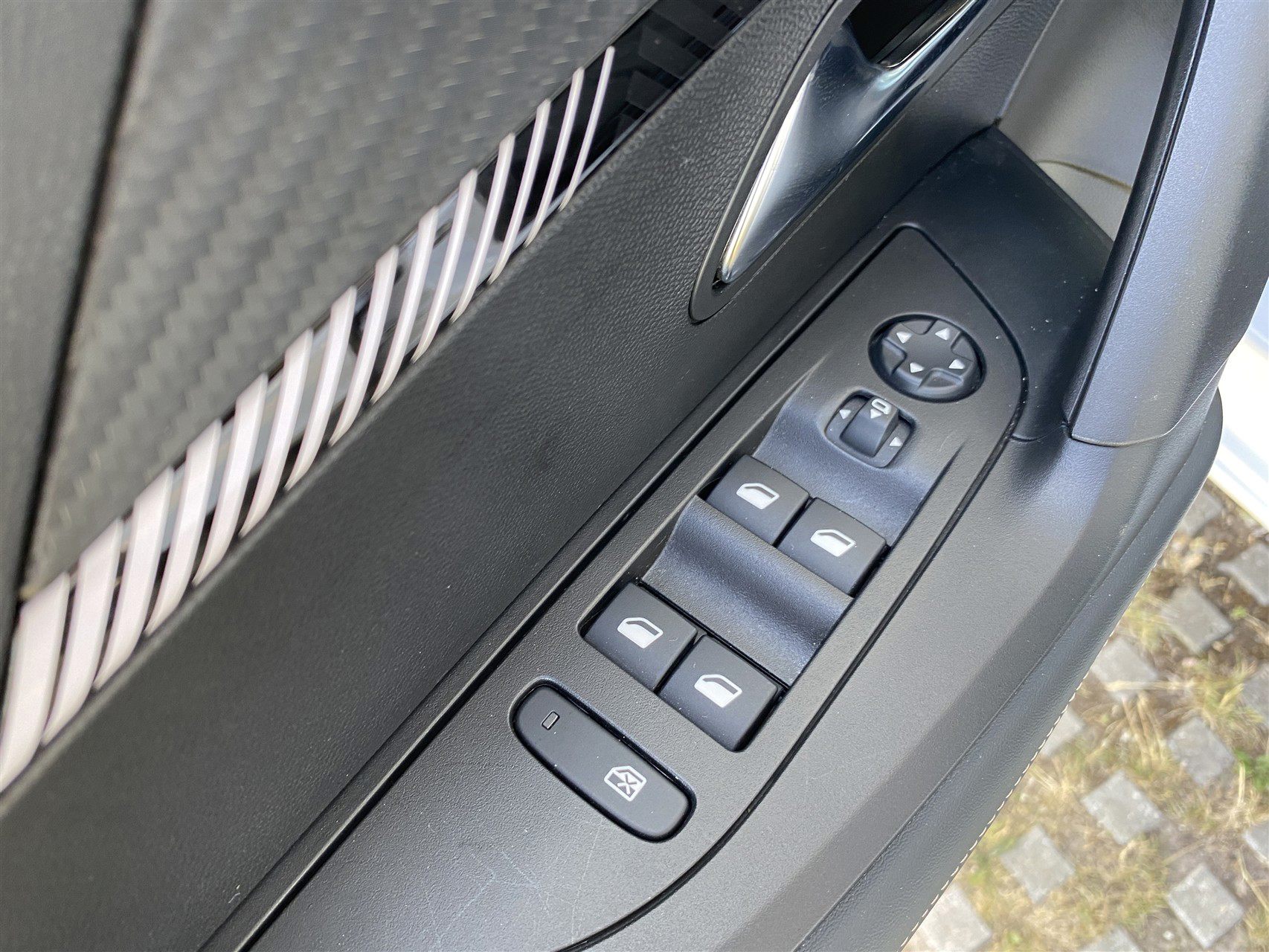 Billede af Peugeot 2008 1,2 PureTech First Selection EAT8 130HK 5d 8g Aut.