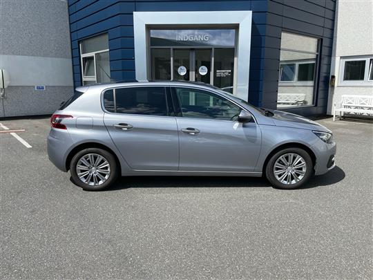 Peugeot 308 1,2 PureTech Selection Sky 130HK 5d 6g